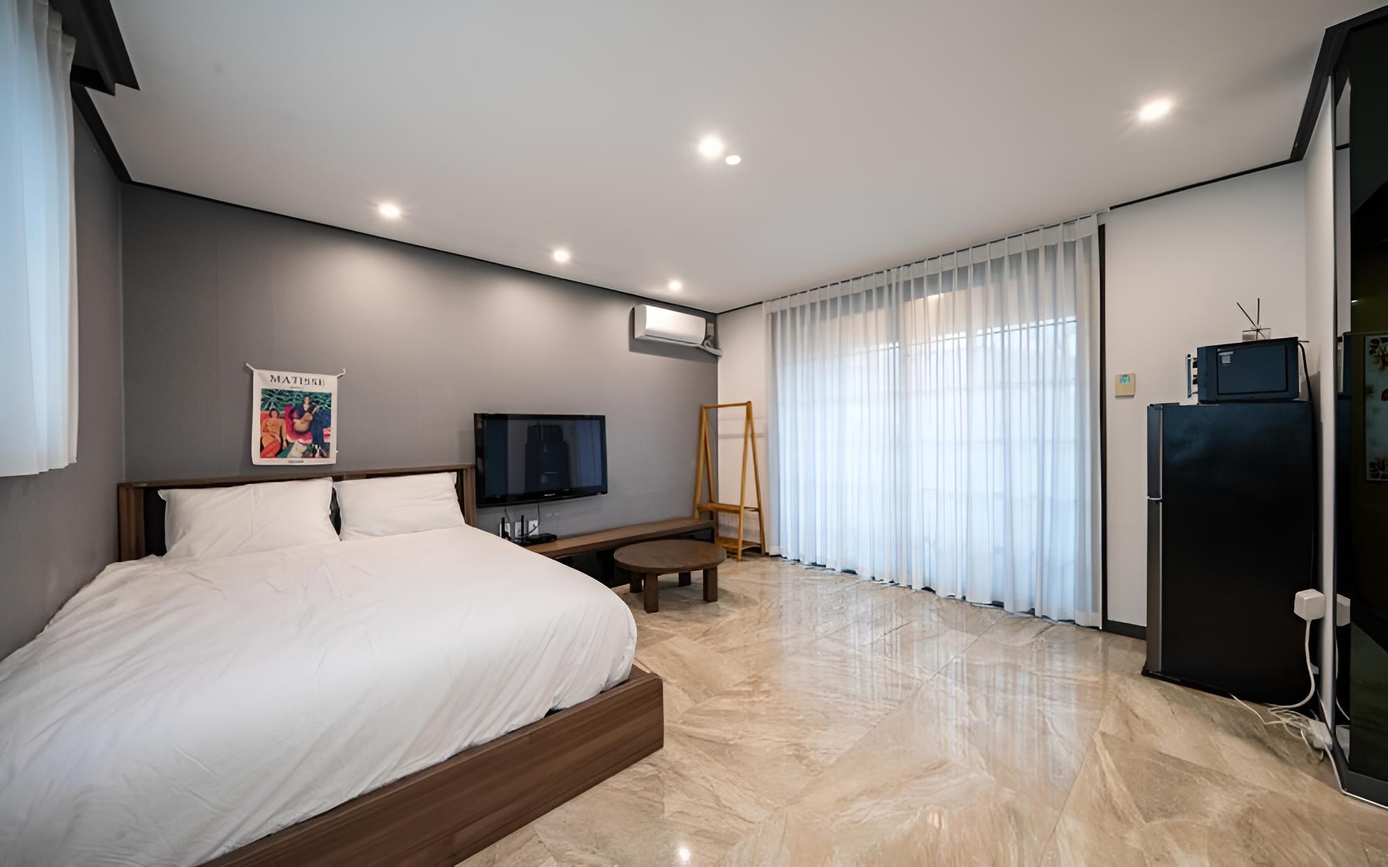 Room (A101 (Private Terrace))