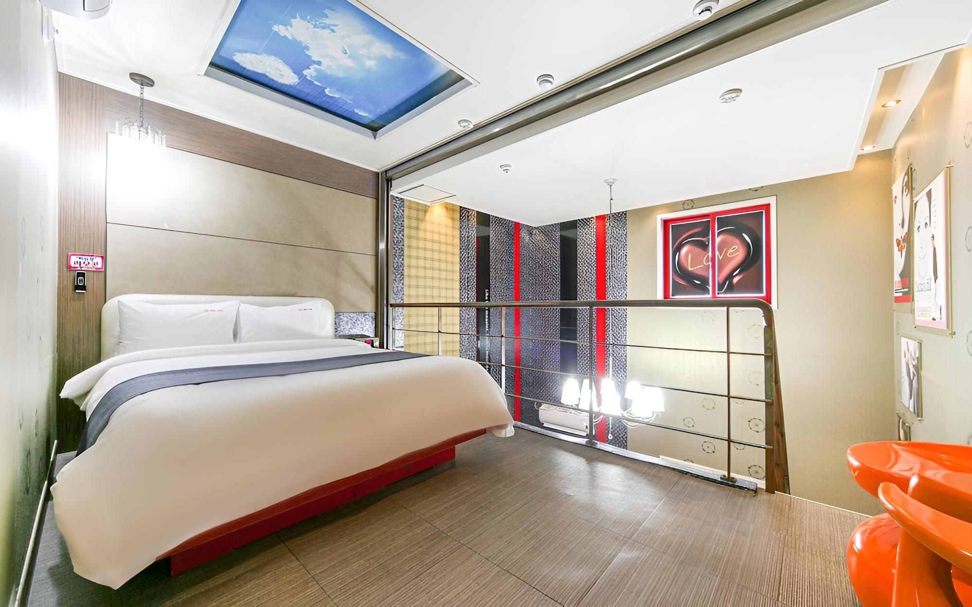 Room (1 room 1 week (duplex two bed))