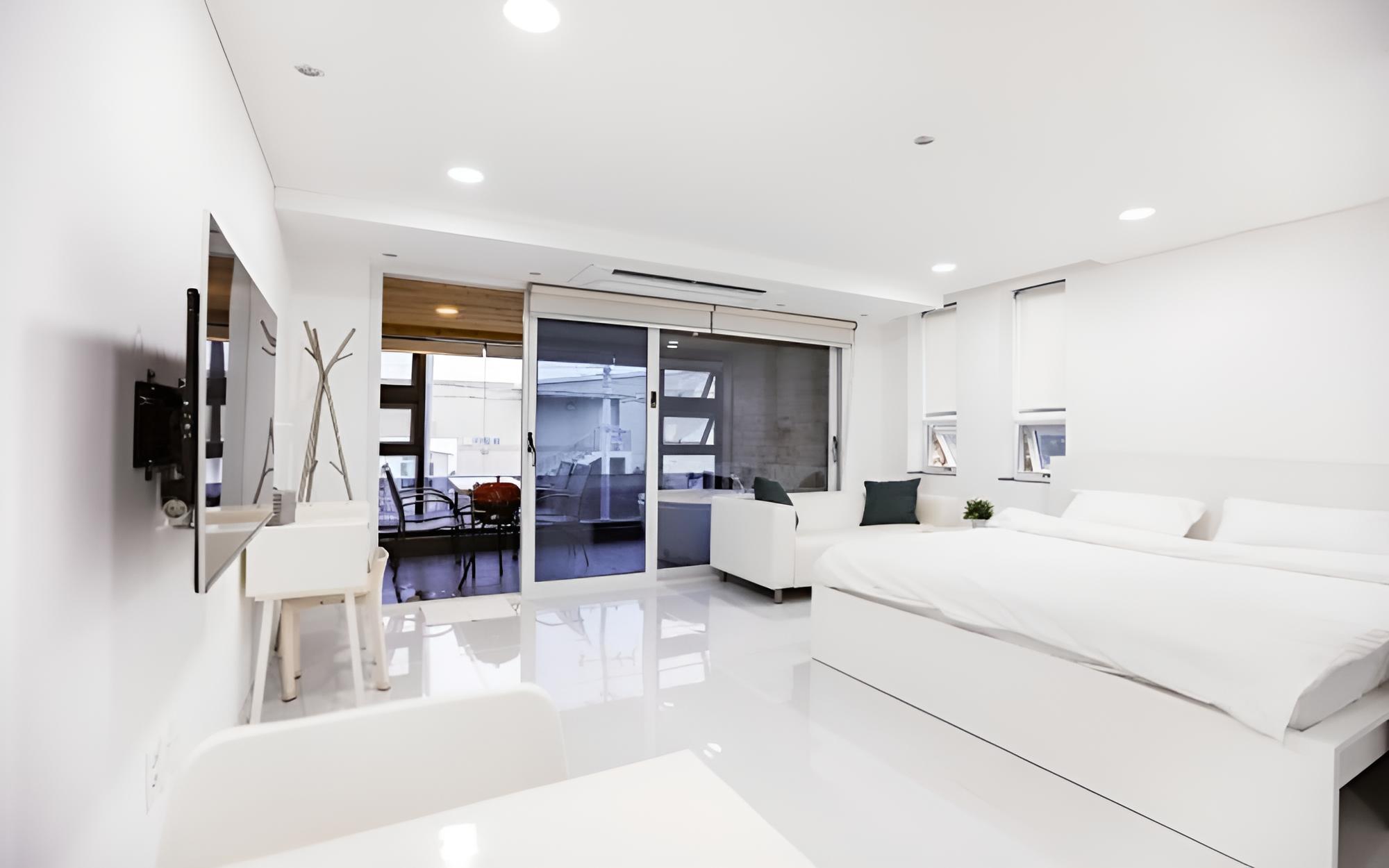 Room (202 (spa))