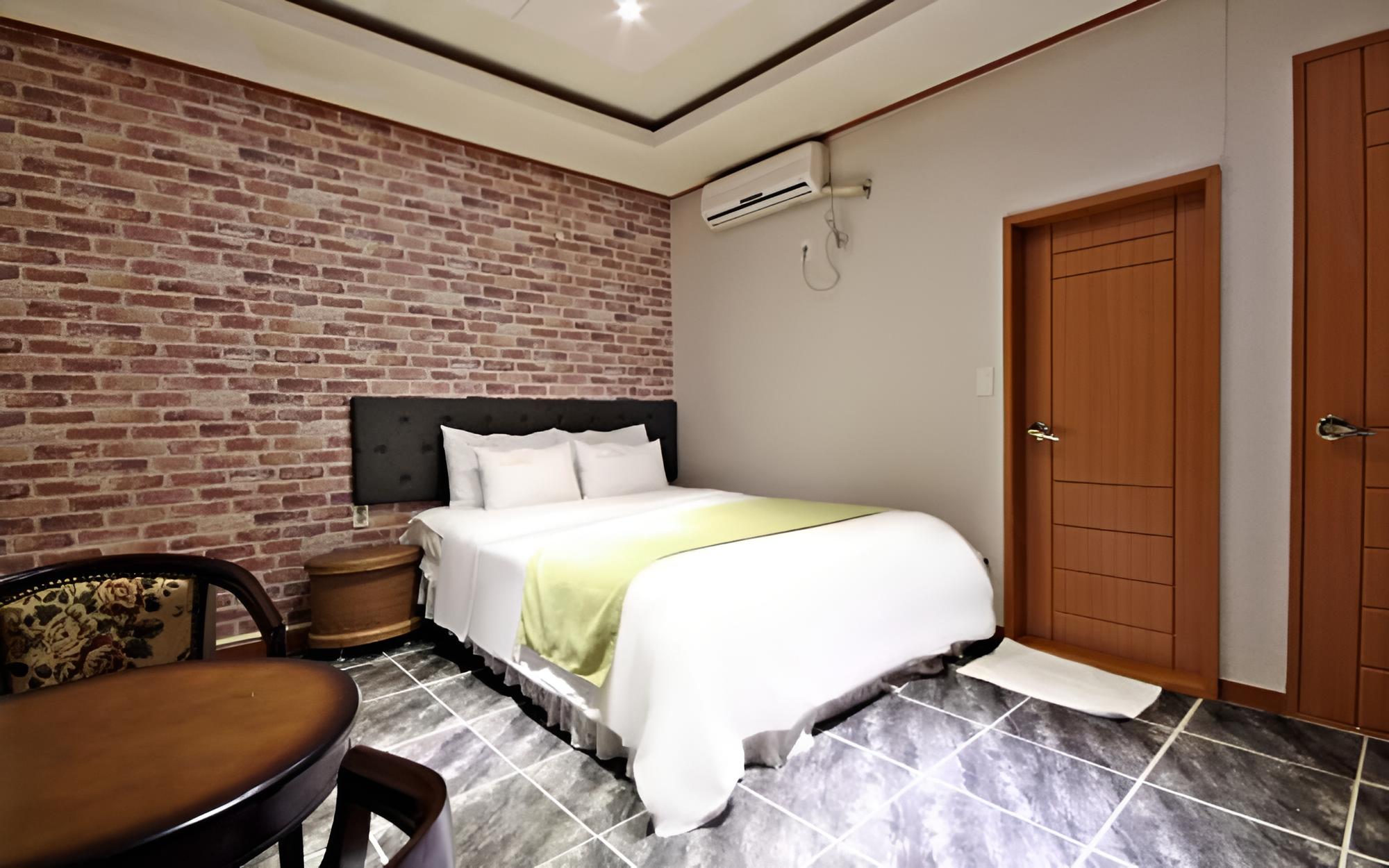 Room (Special room (Natural Amber water/UHD)