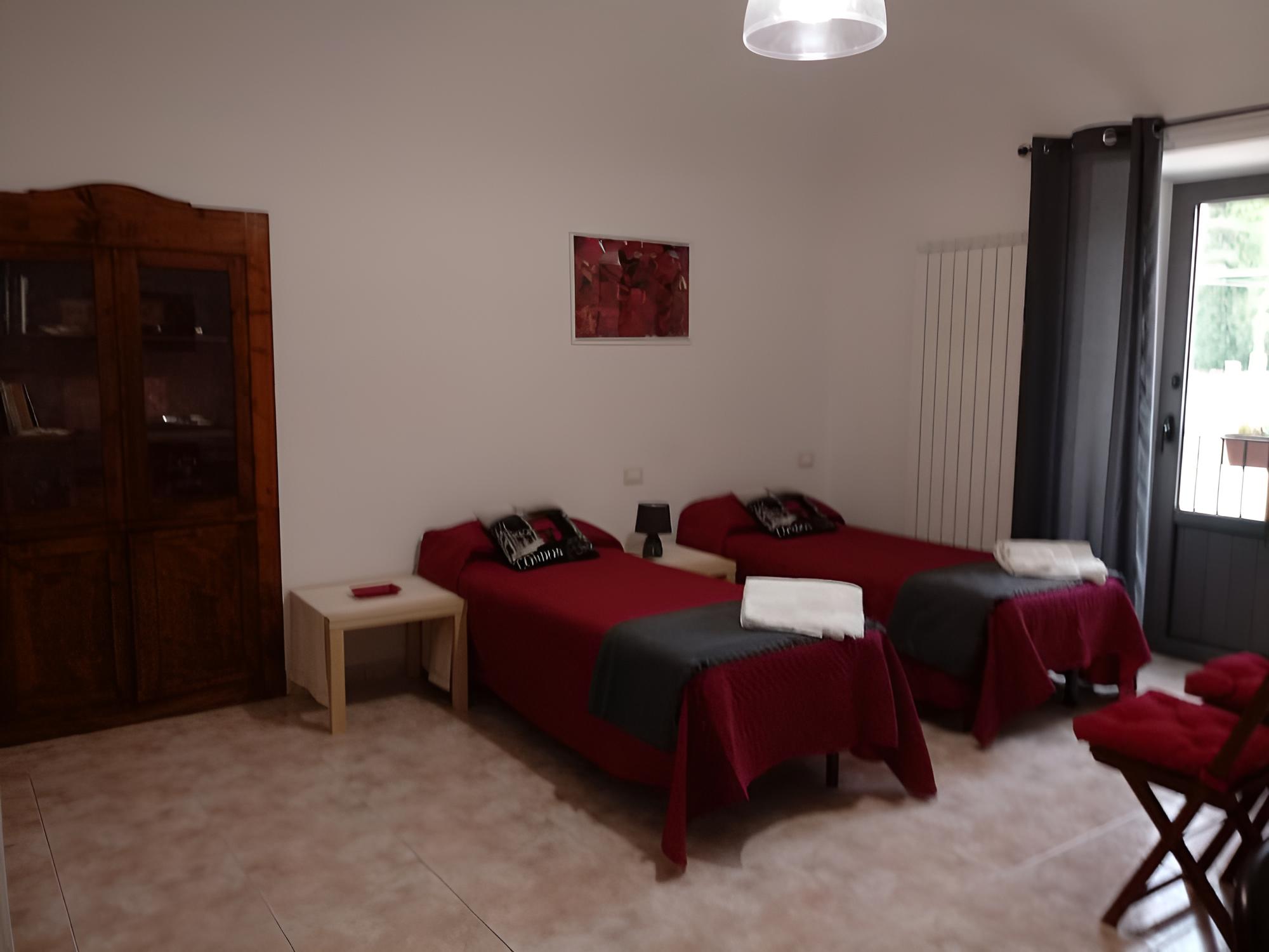 Twin Room - Photo 2