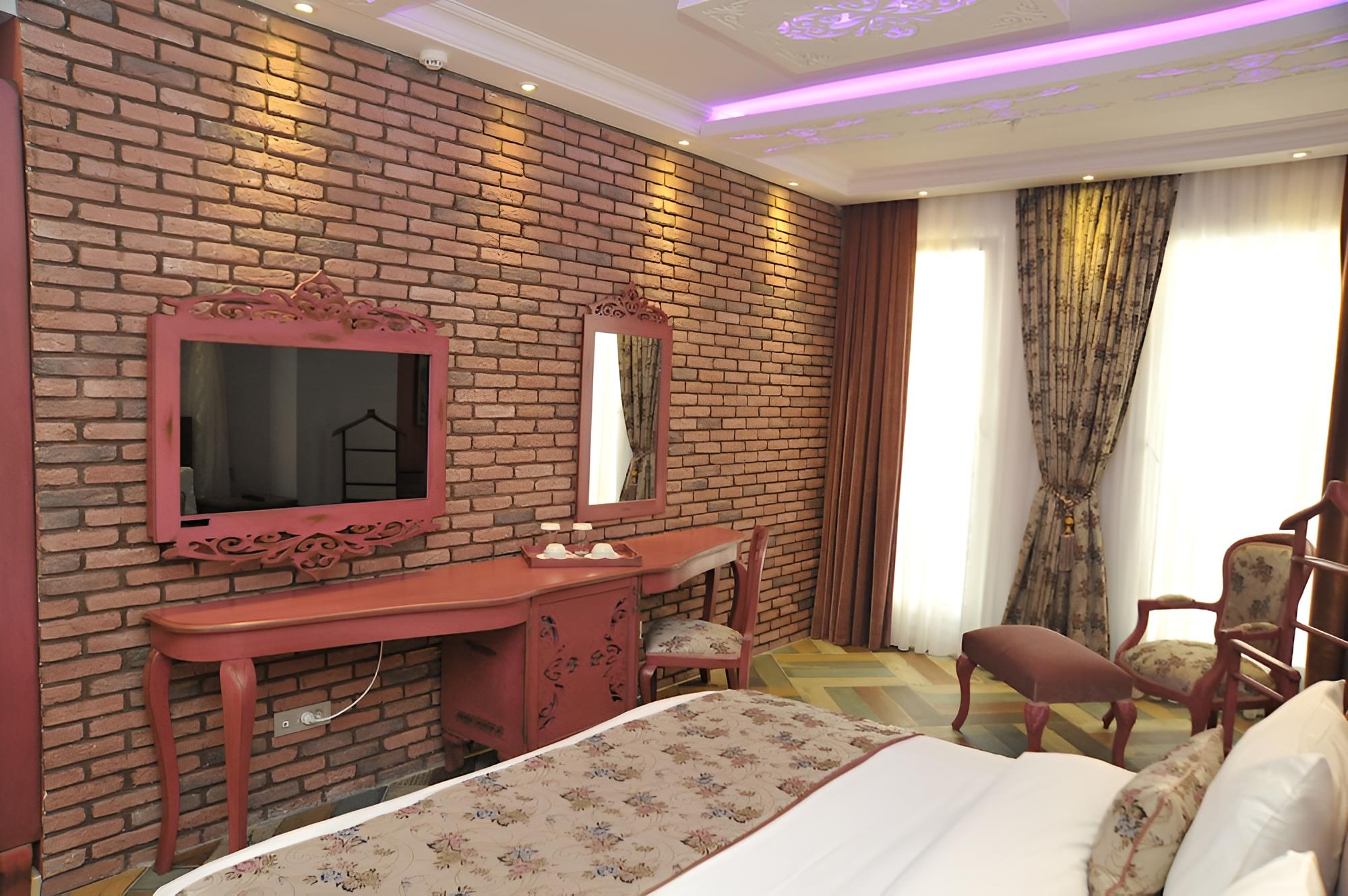 Deluxe Suite photo 2