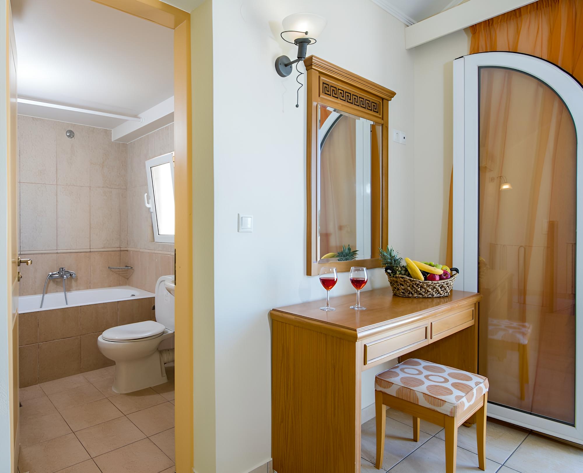 Toxo Hotel & Apartments