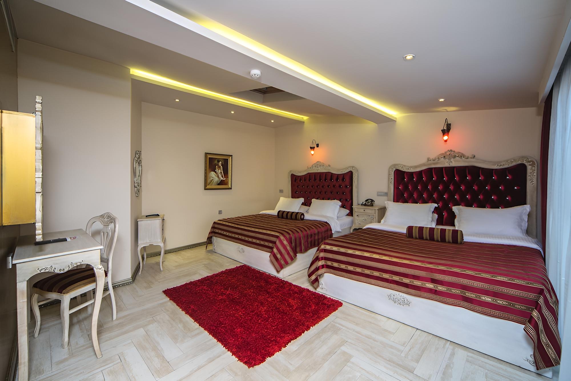 King Suite, 1 Bedroom, Balcony, City View photo 2