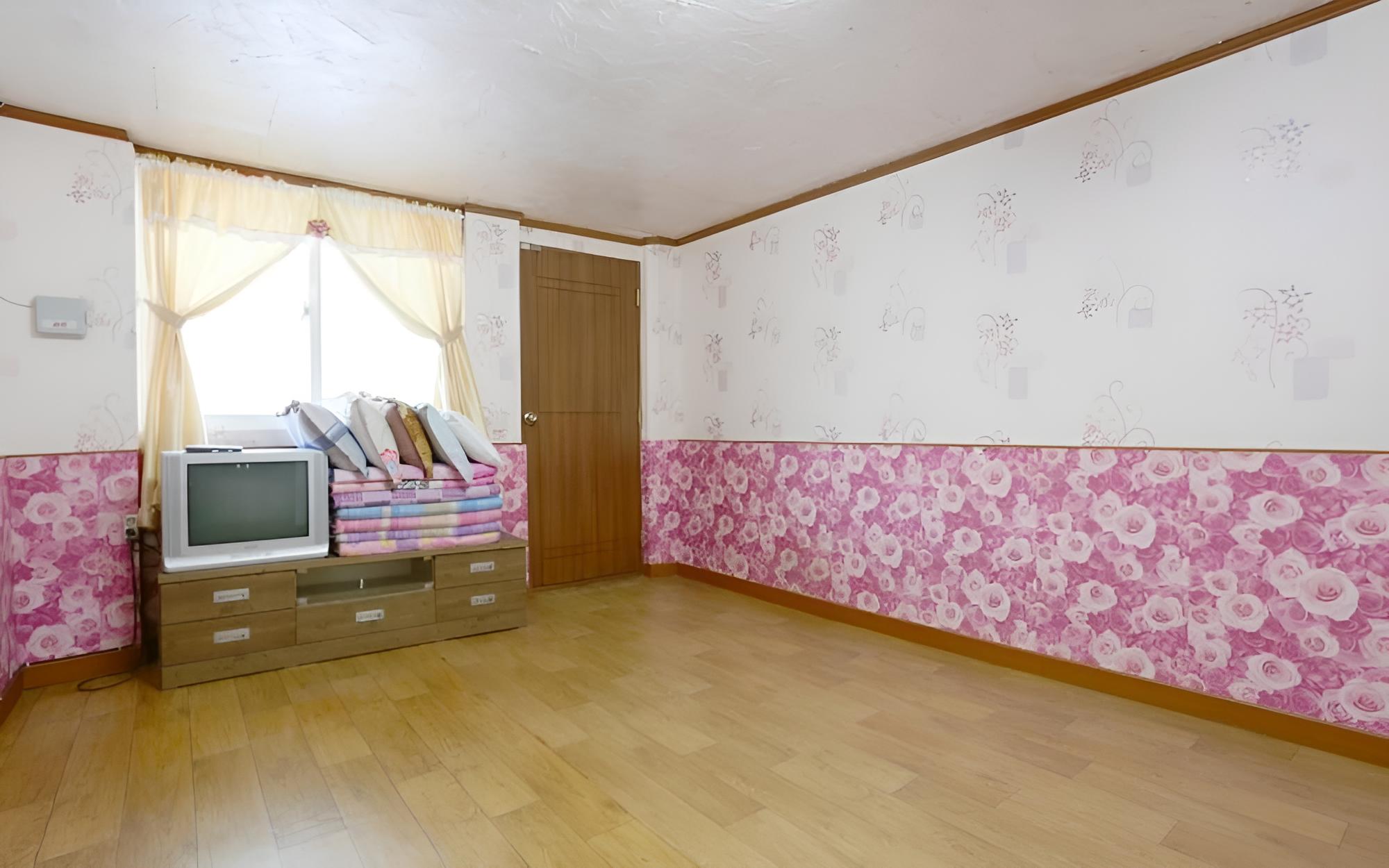 Room (Muroo) - Photo 4