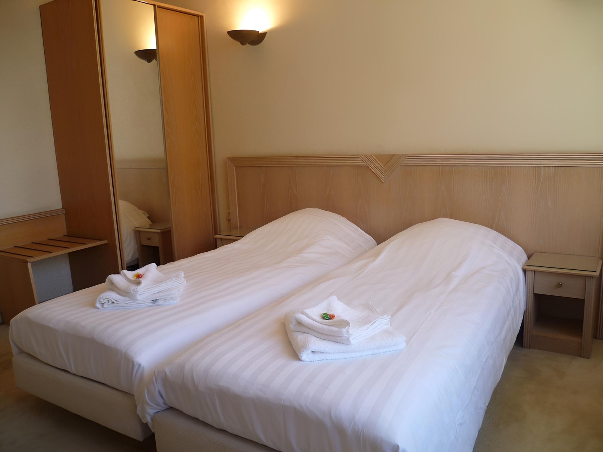 Basic Twin Room