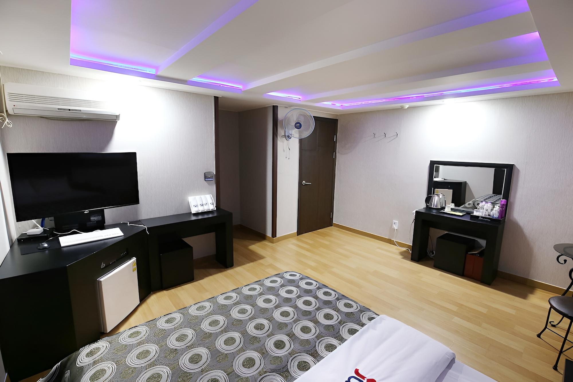 Room (Suite room BLACK) - Photo 3