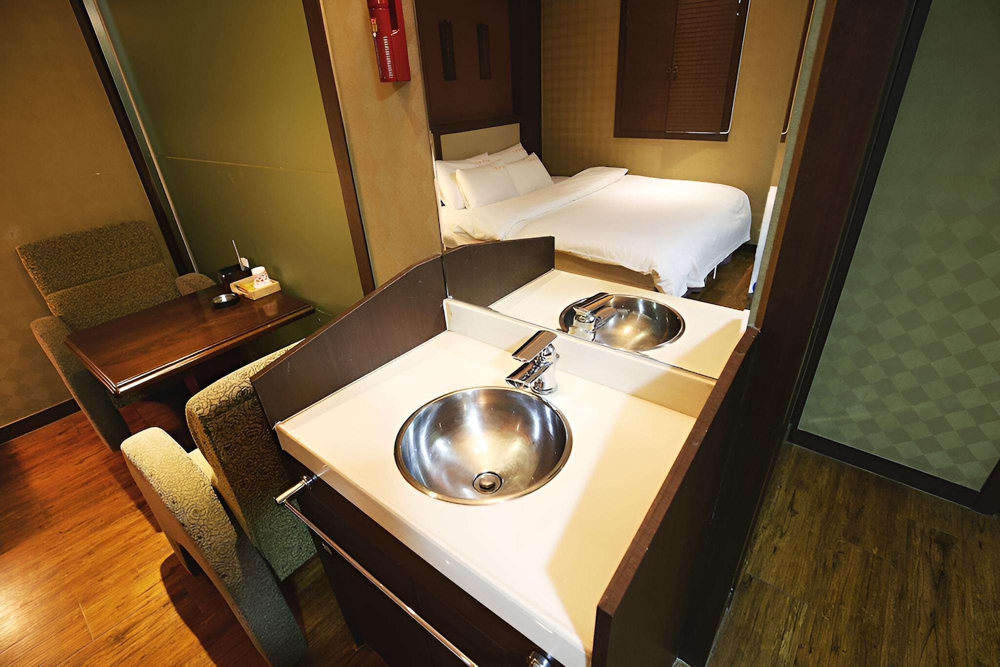 Room (Special Room)