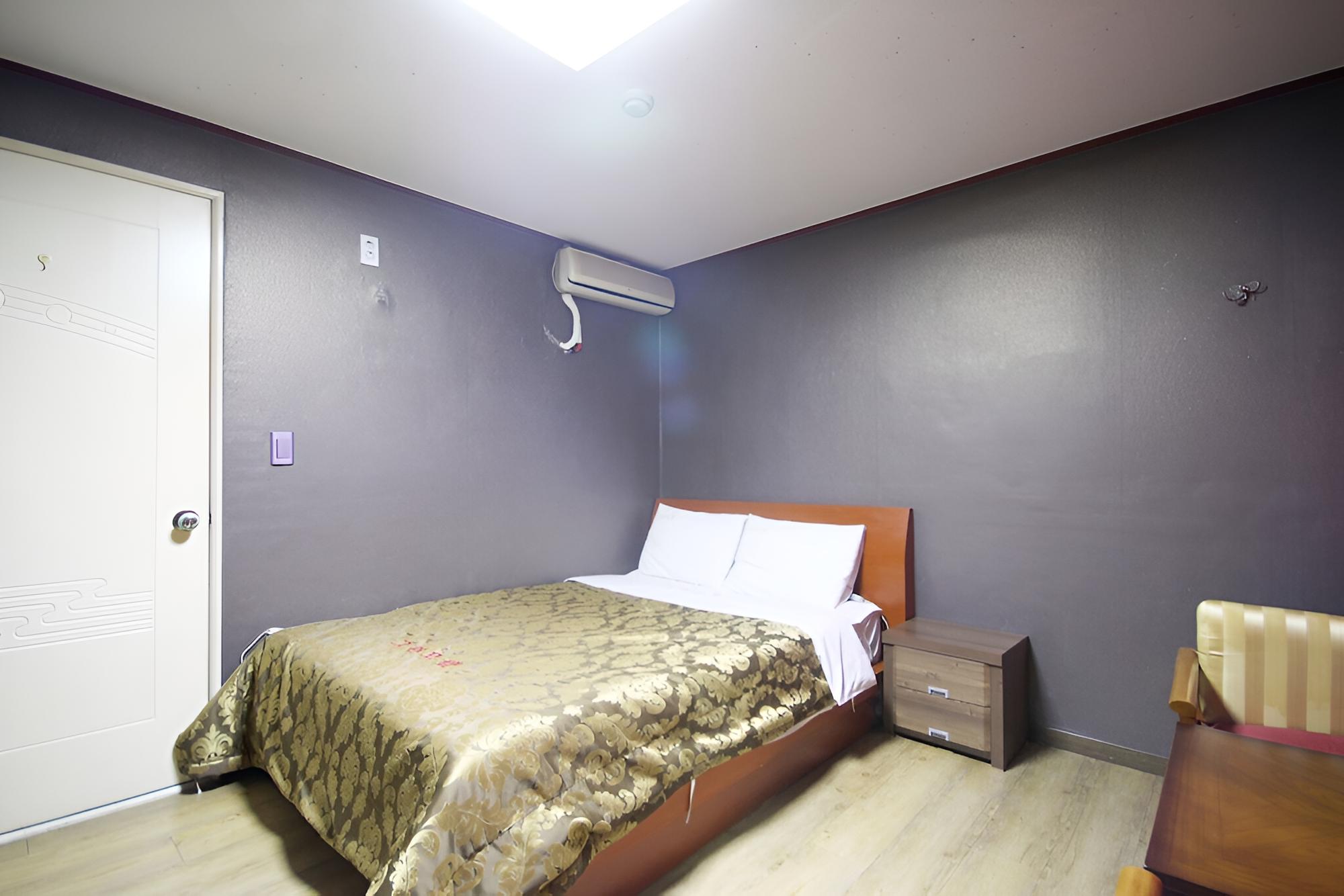 Room (Standard Room)
