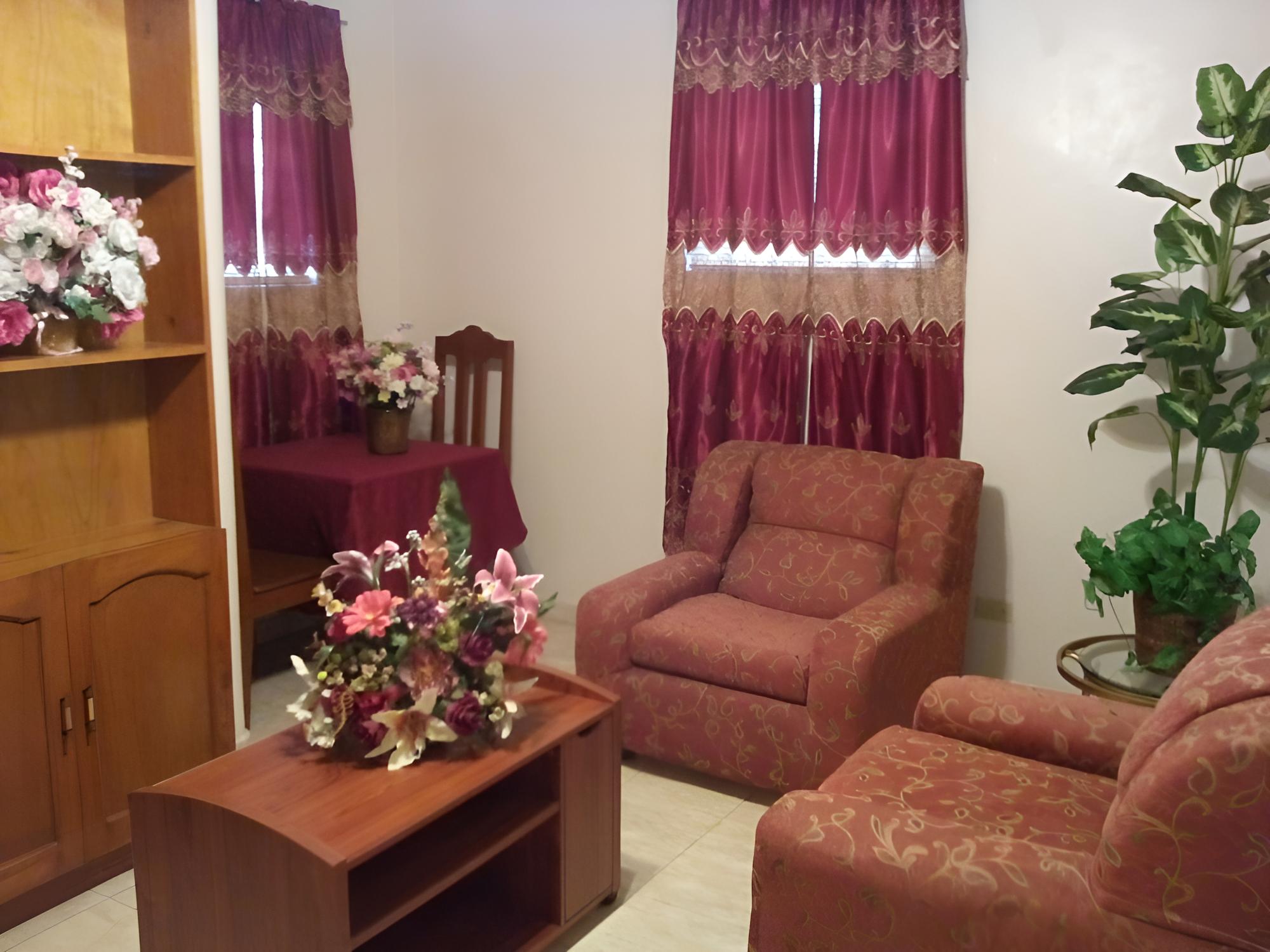 Executive Studio, 1 Queen Bed, Refrigerator, Pool View photo 3