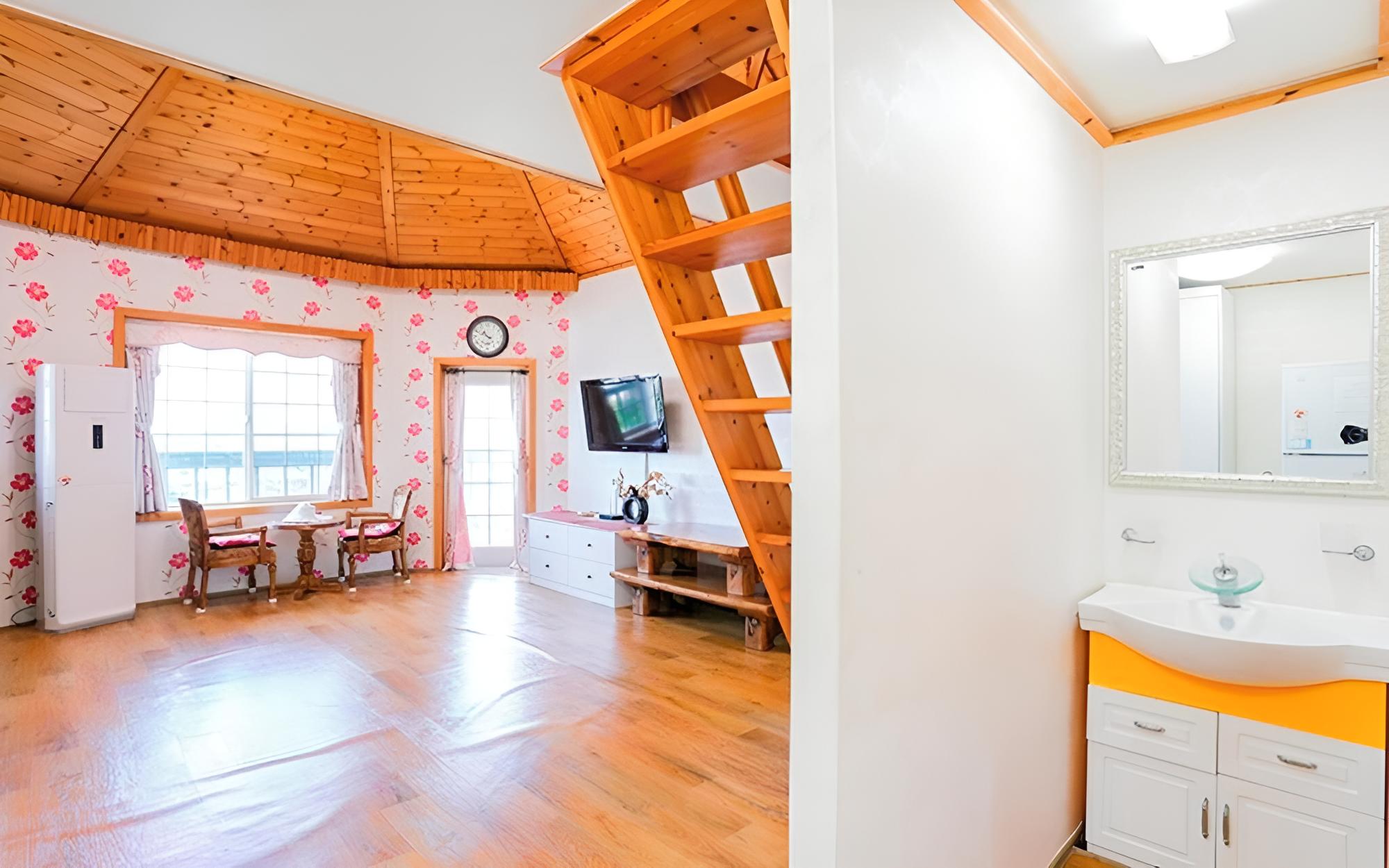 Room (Beach (Duplex))