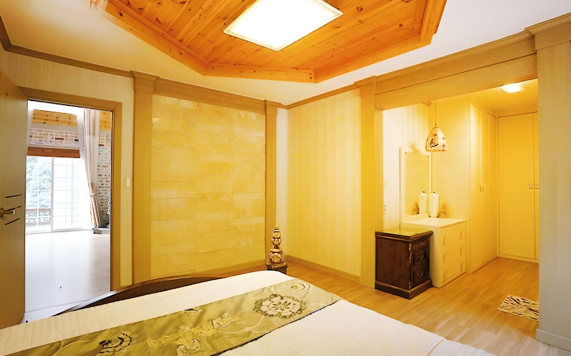 Room (Anemone (Unshared House Duplex))