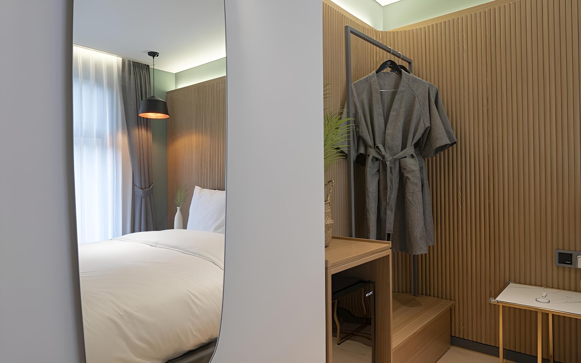 Room (Premium B (OTT Bathtub)) - Photo 18