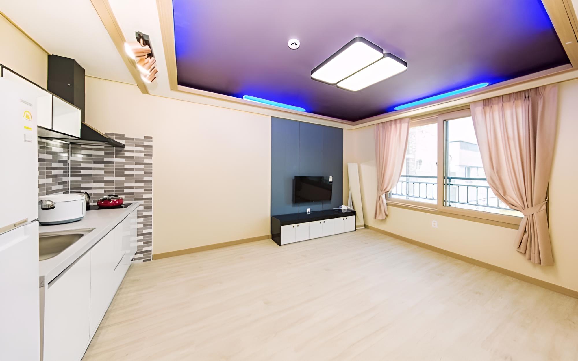 Room (Two Room Ondol-2)