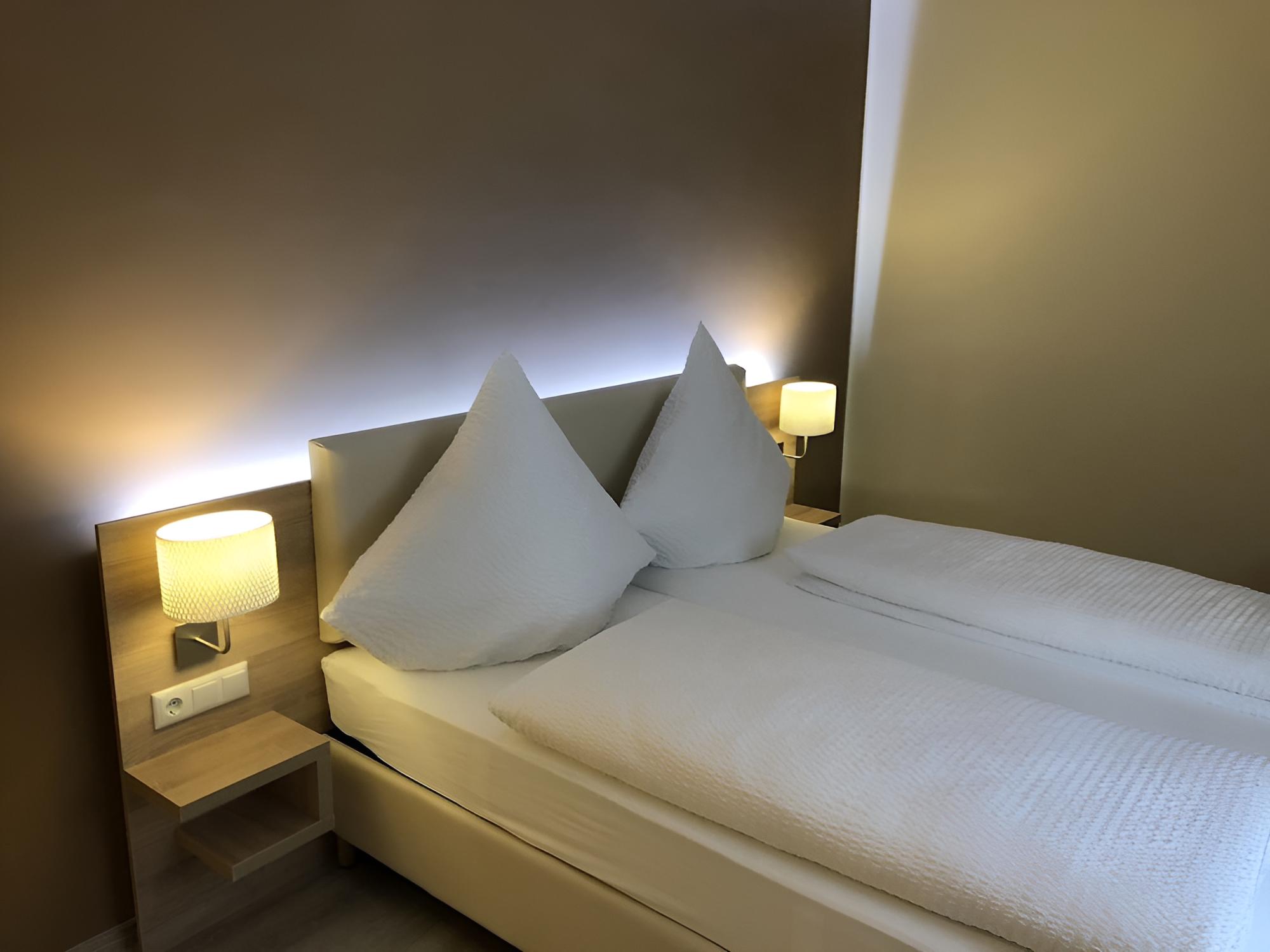 Grand Double Room, 1 Queen Bed with Sofa bed photo 1