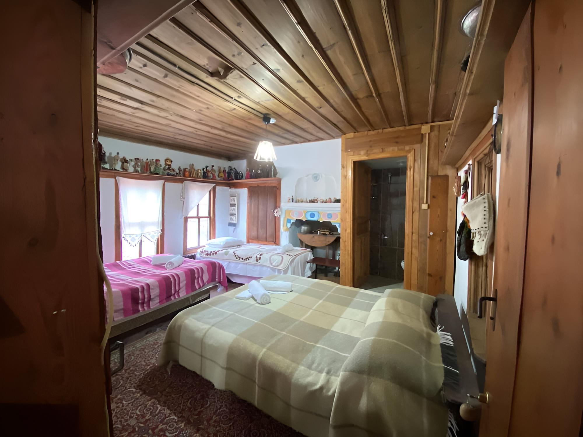 Basic Room, Multiple Beds, Garden View photo 3