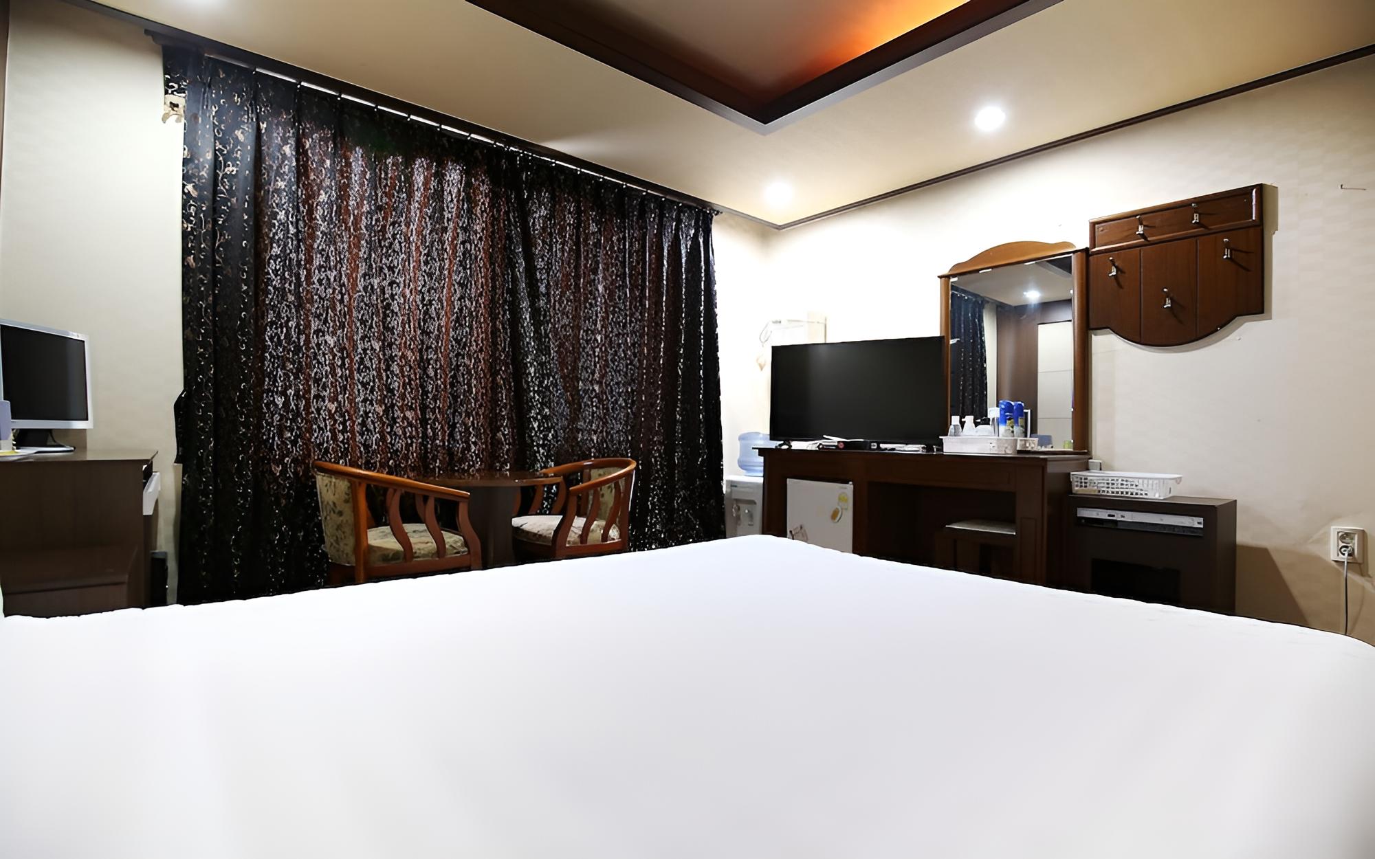 Room (Standard Room)