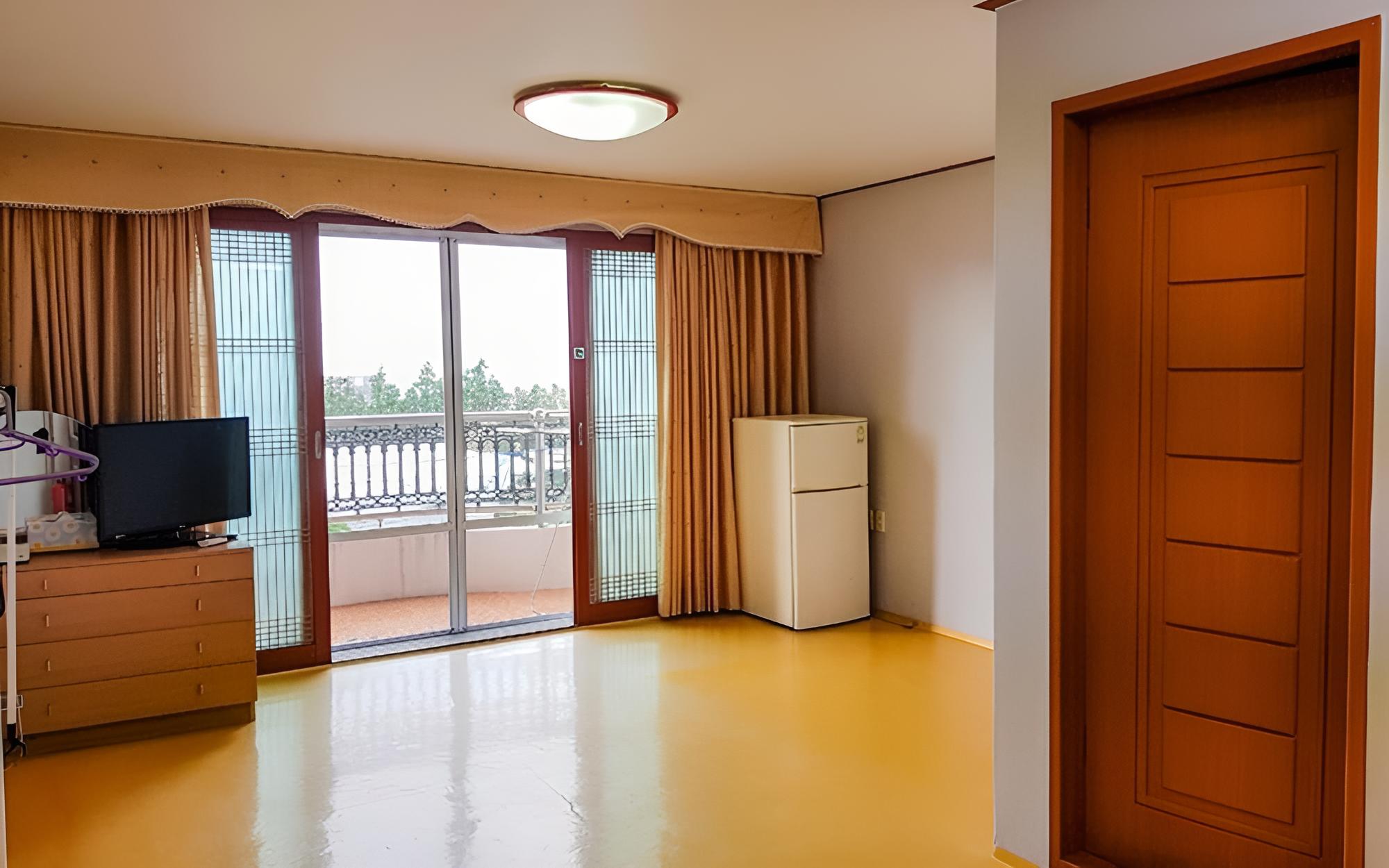 Room (Korean-style room 33)