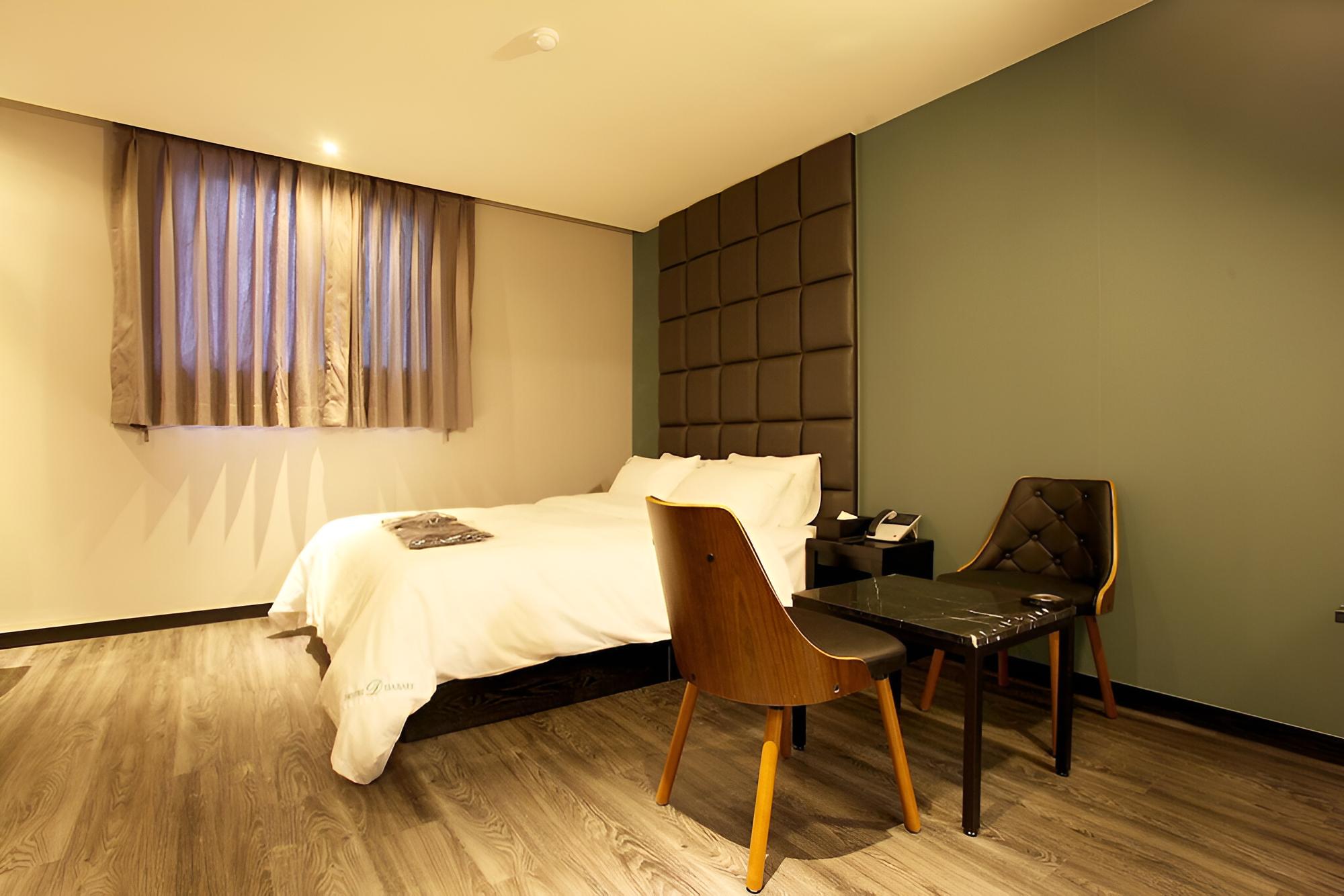 Room (Suite room (drive-in))