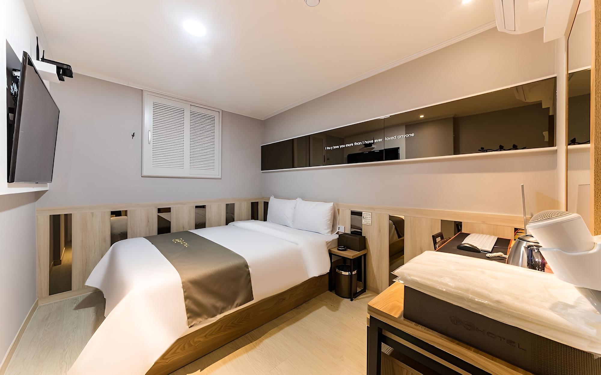 Room (General rooms (advanced 1PC Netflix a)
