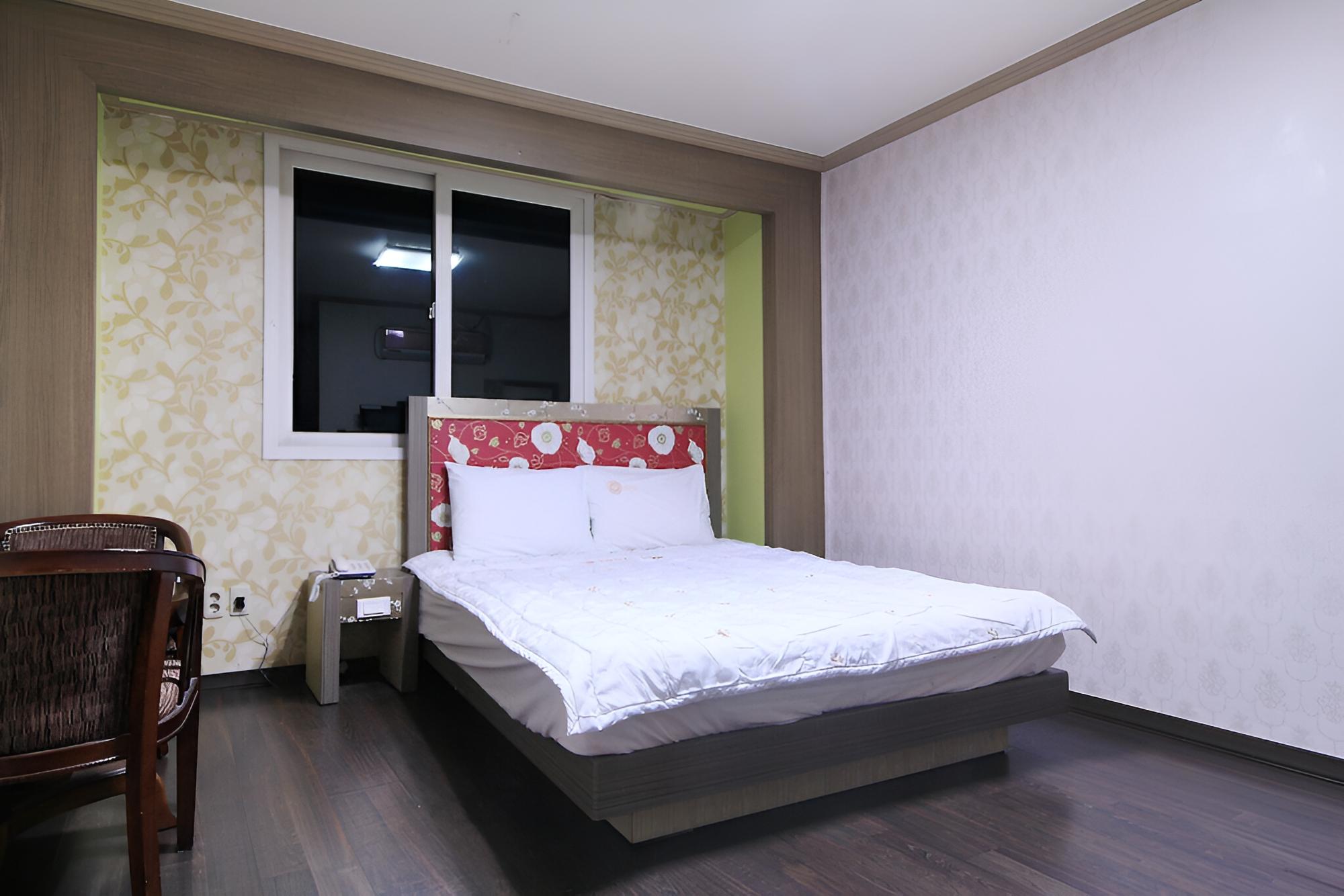 Room (Standard Room A)