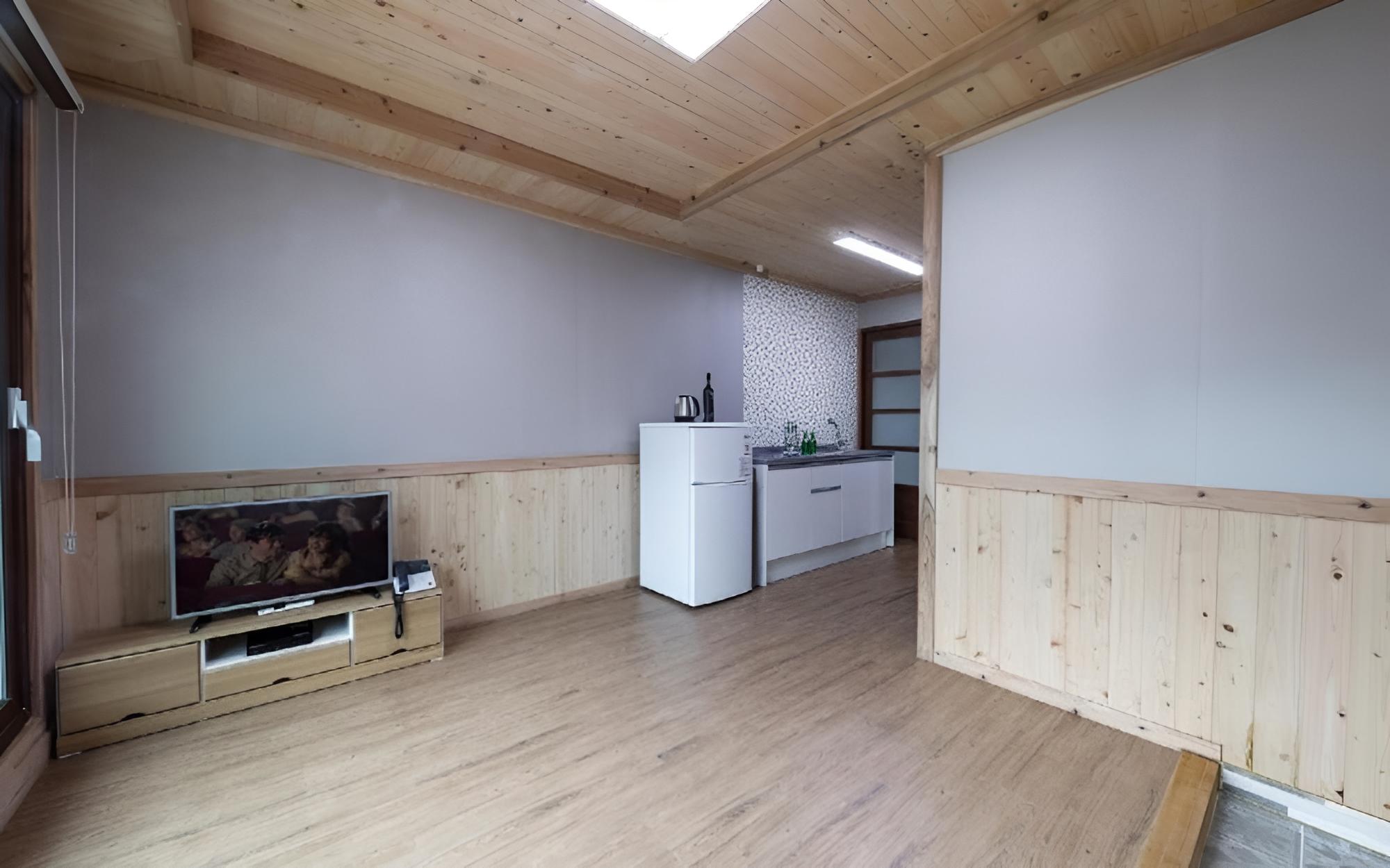 Room (Cosmos)