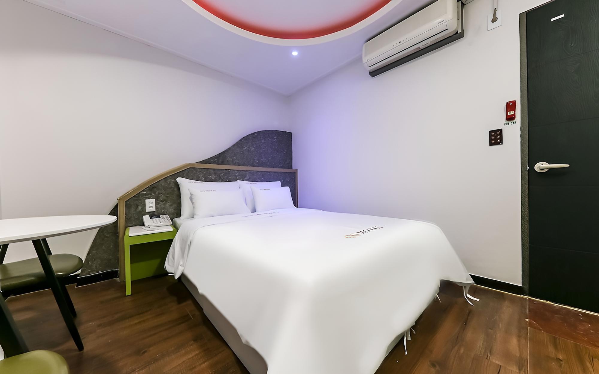 Room (Standard Room)