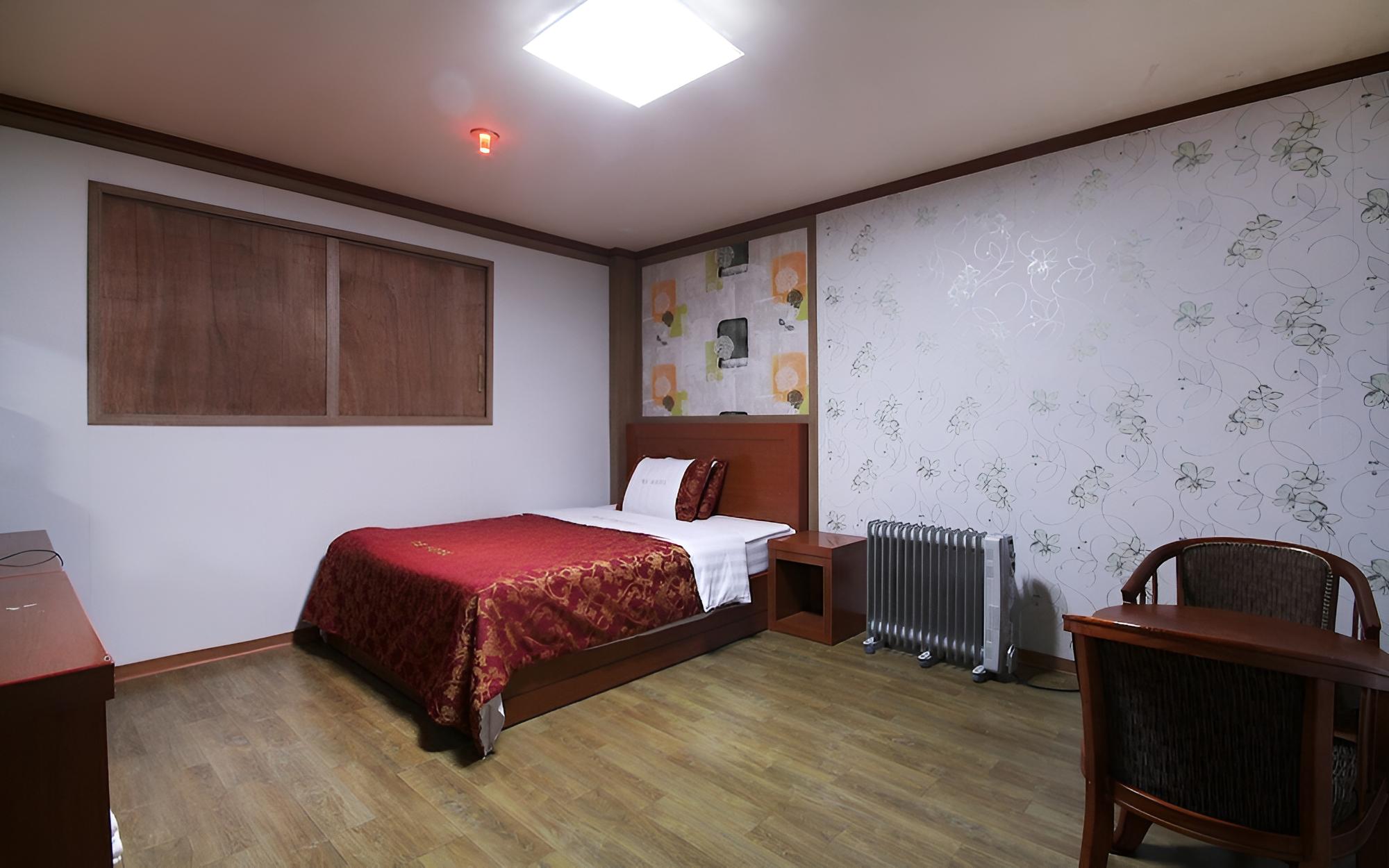 Room (Standard Room)