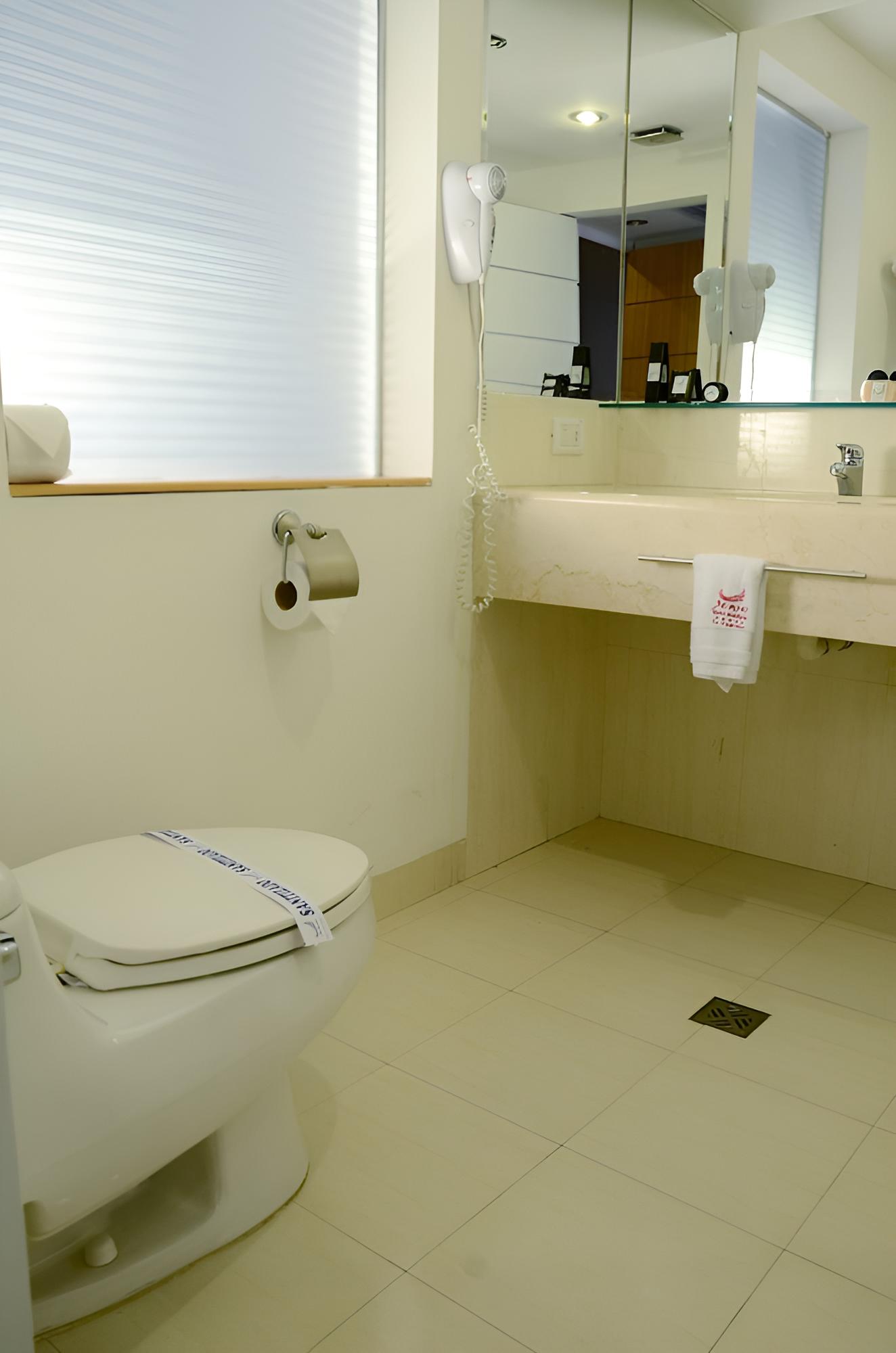 Double Room, 2 Queen Beds photo 2