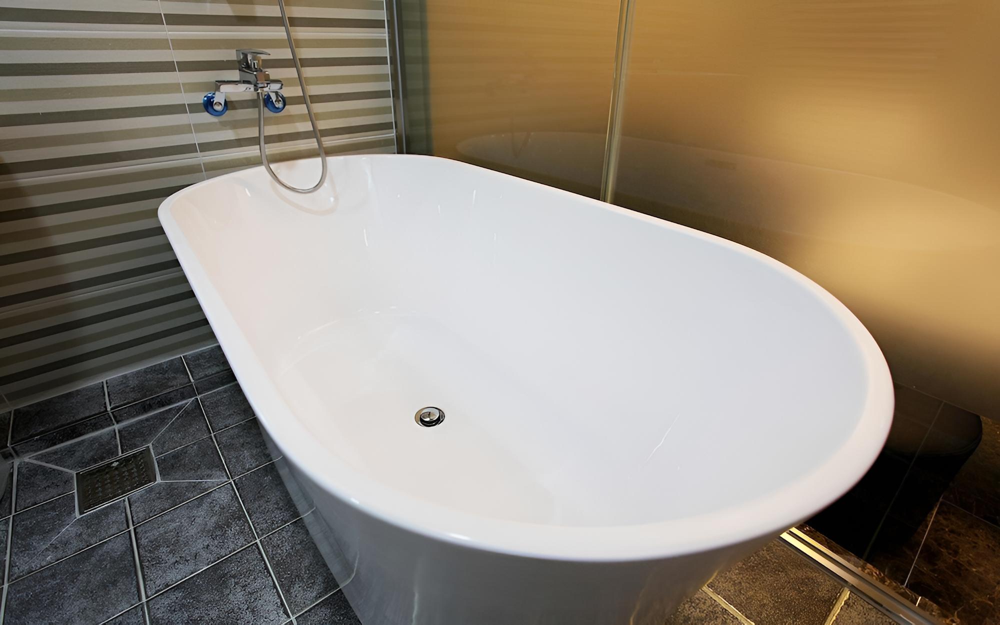 Room (Semi-special Room - Bathtub (OTT))