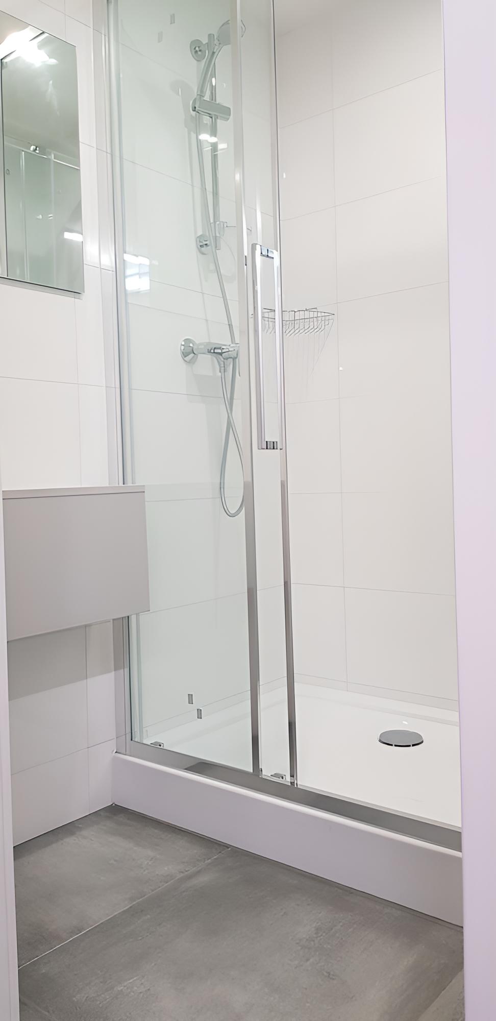Economy Twin Room, Shared Bathroom
