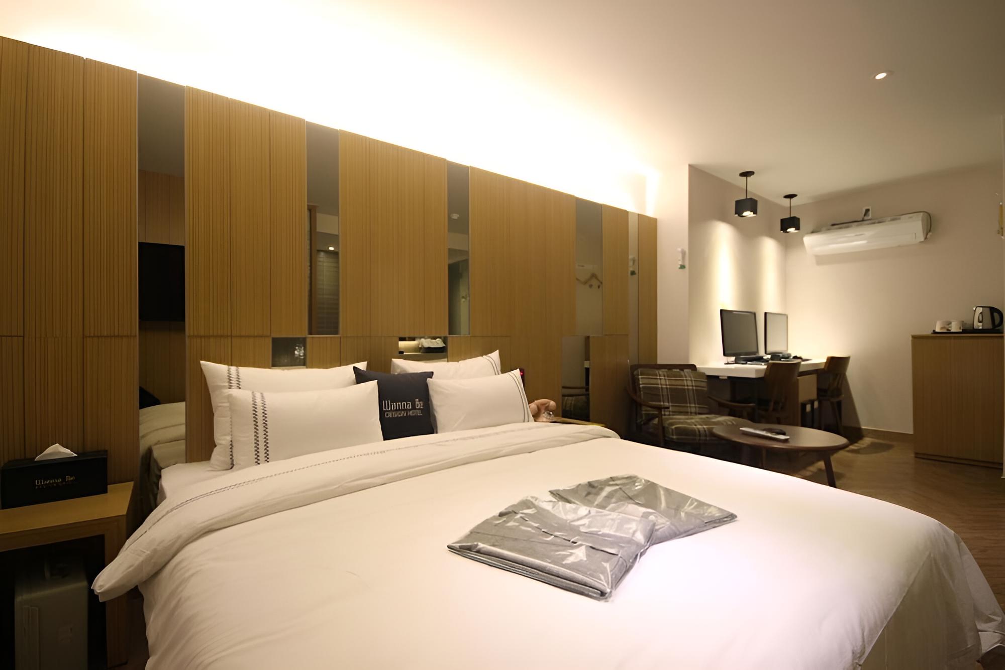Room (Deluxe room)