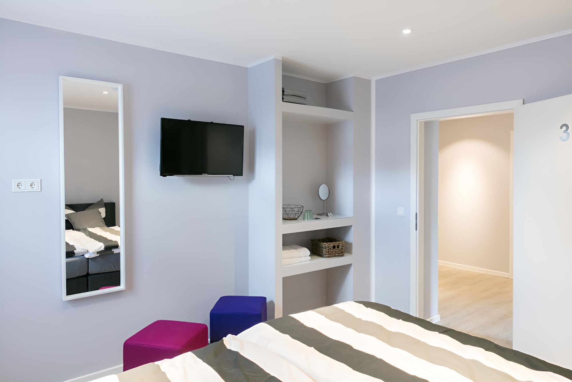 Double Room, Private Bathroom - Photo 2