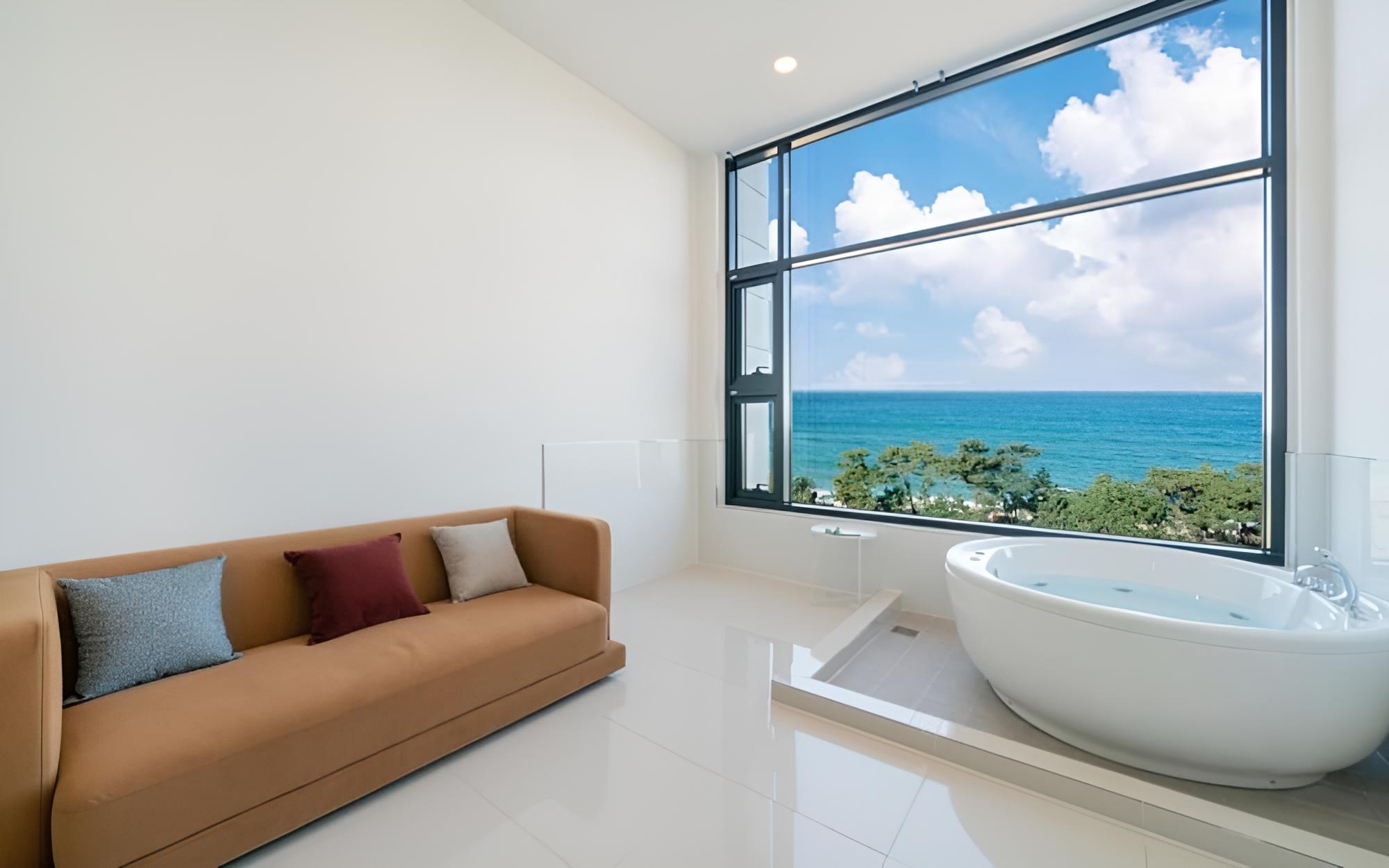 Room (Room 301 (Spa Wide Ocean View Duplex))