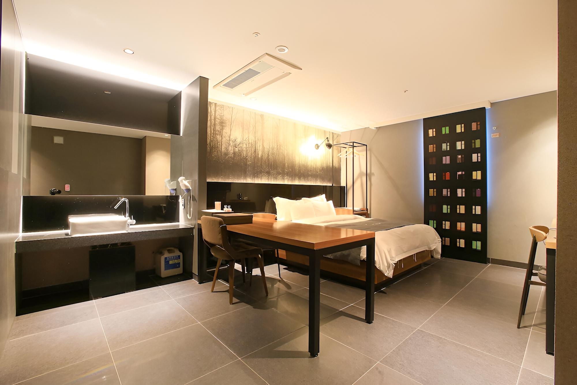 Room (Standard Room) - Photo 52