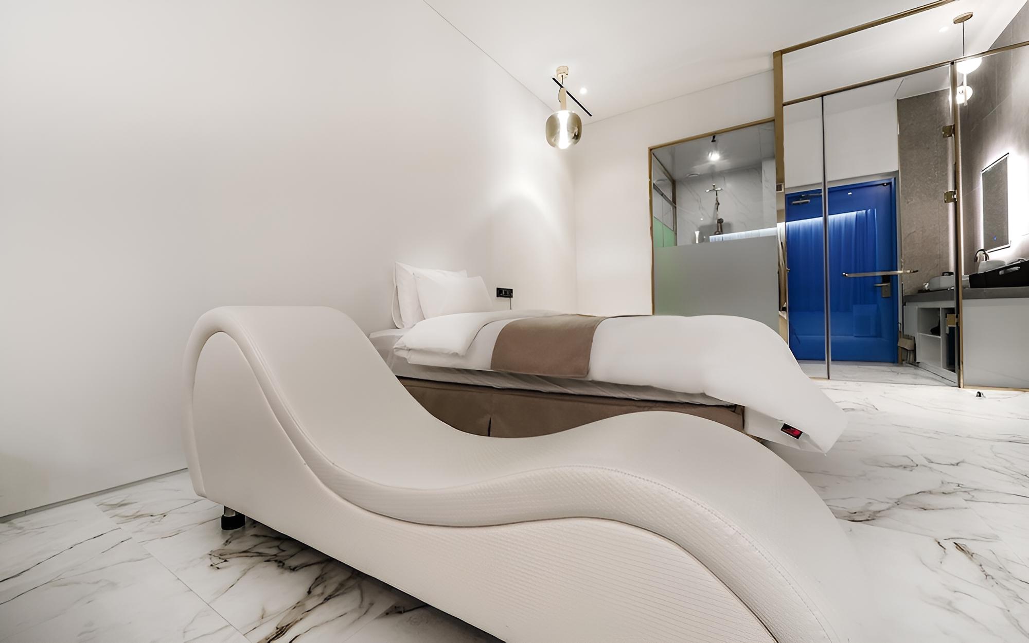 Room (VIP-1)