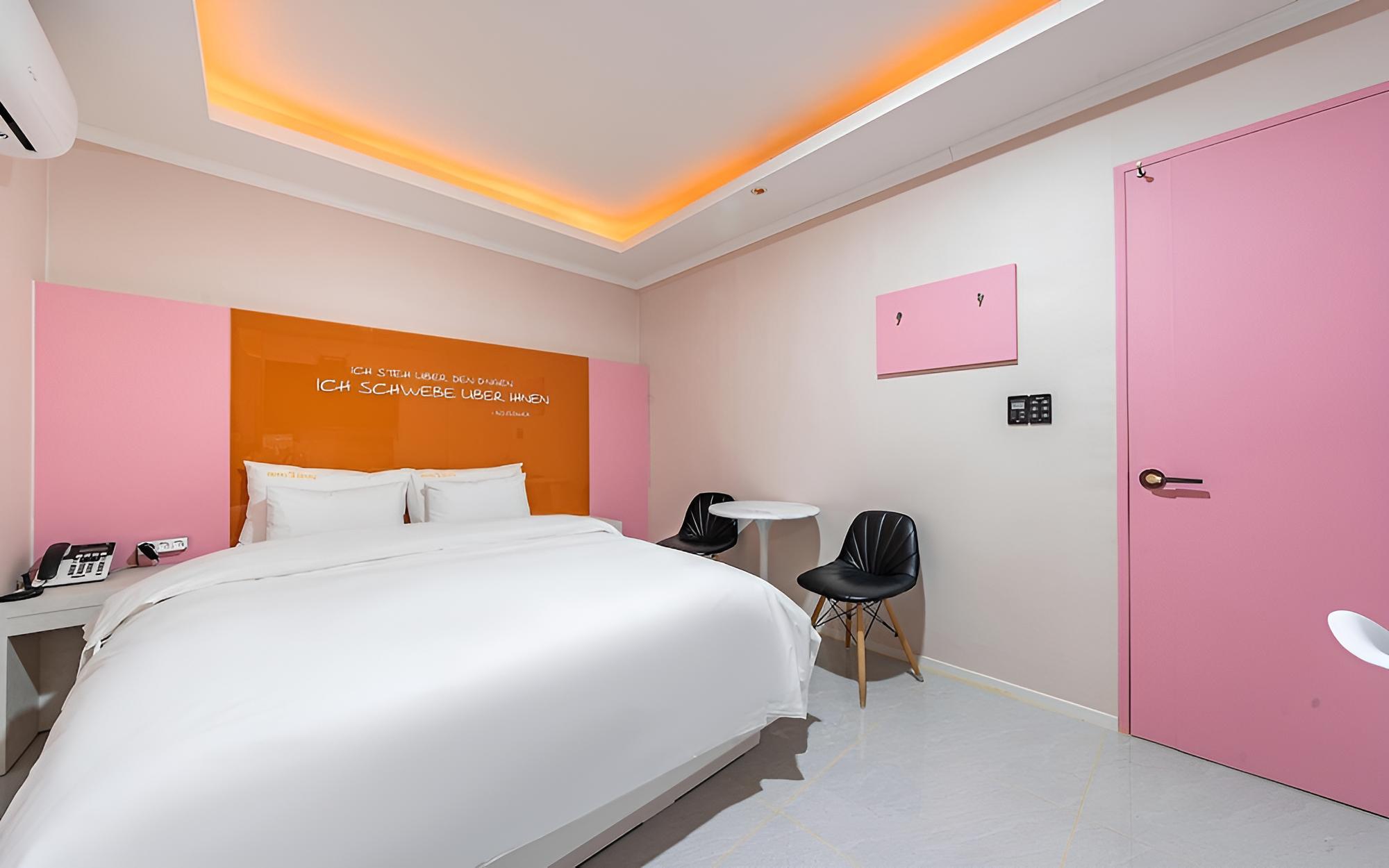 Room (General room (Smart TV Netflix/YouTub) - Photo 6