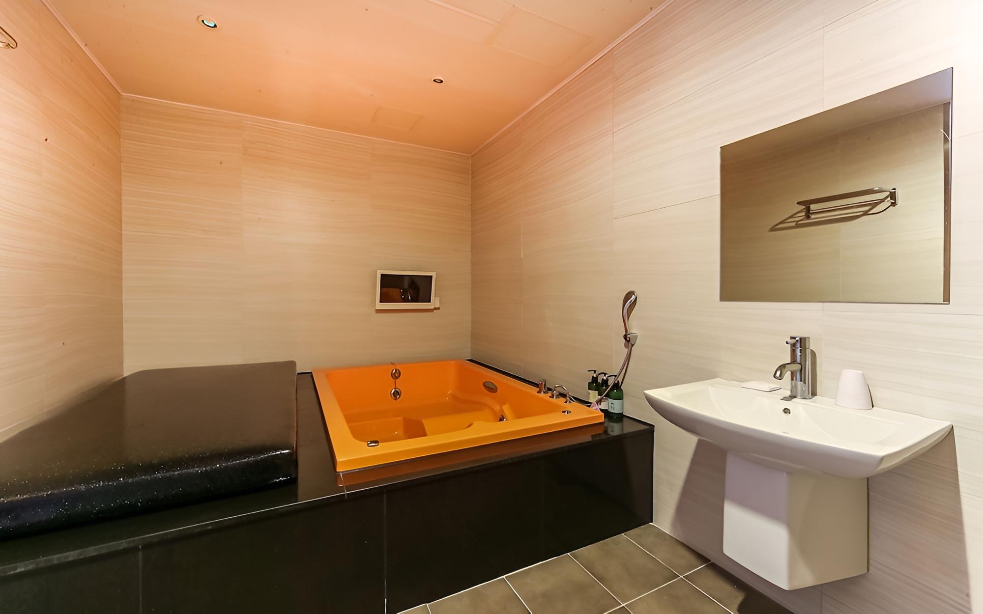 Room (Sky Room (Free use of Netflix)) - Photo 10