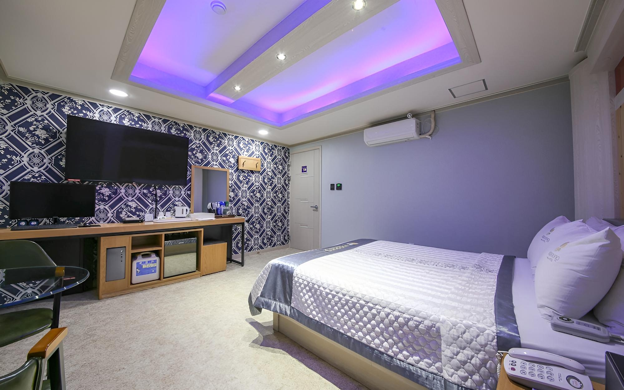 Room (Standard Room)
