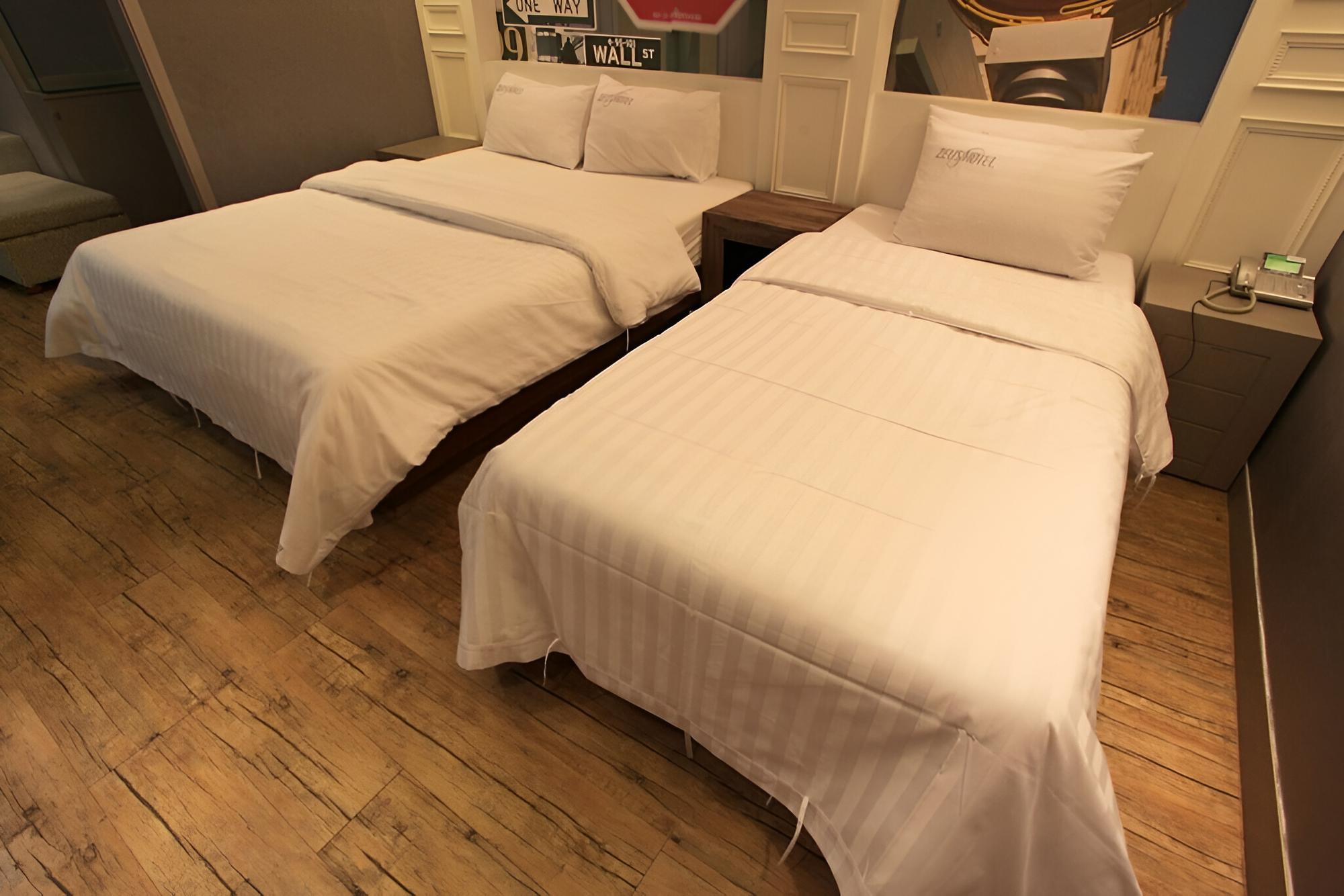 Room (luxury) photo 1