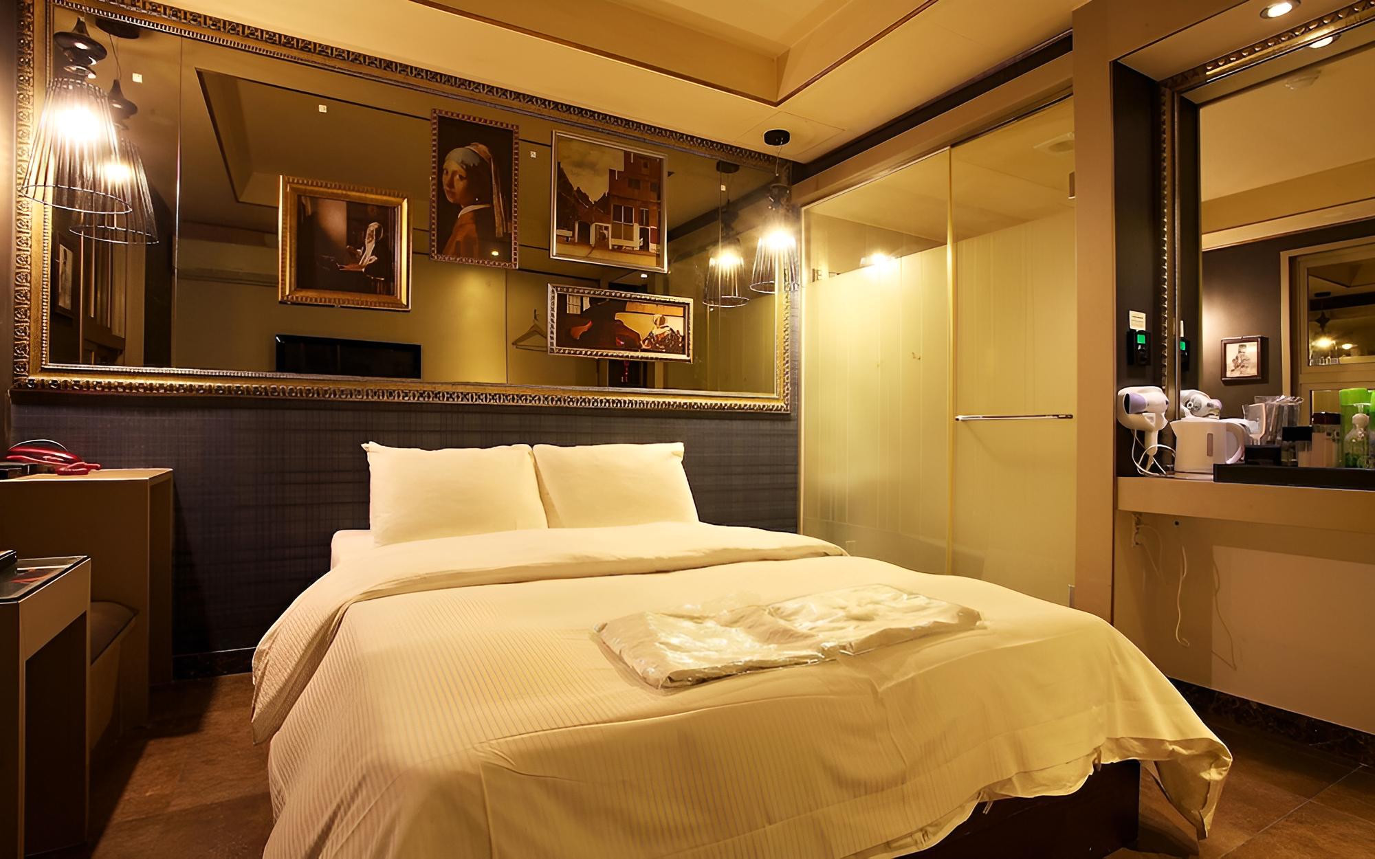Room (Late Check-In (Walkie Special - No Pa)