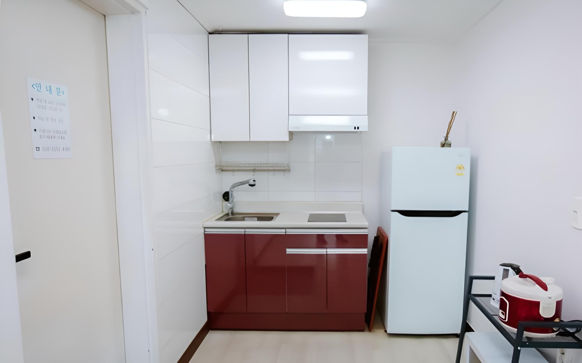 Room (Sky A-dong Room 202)