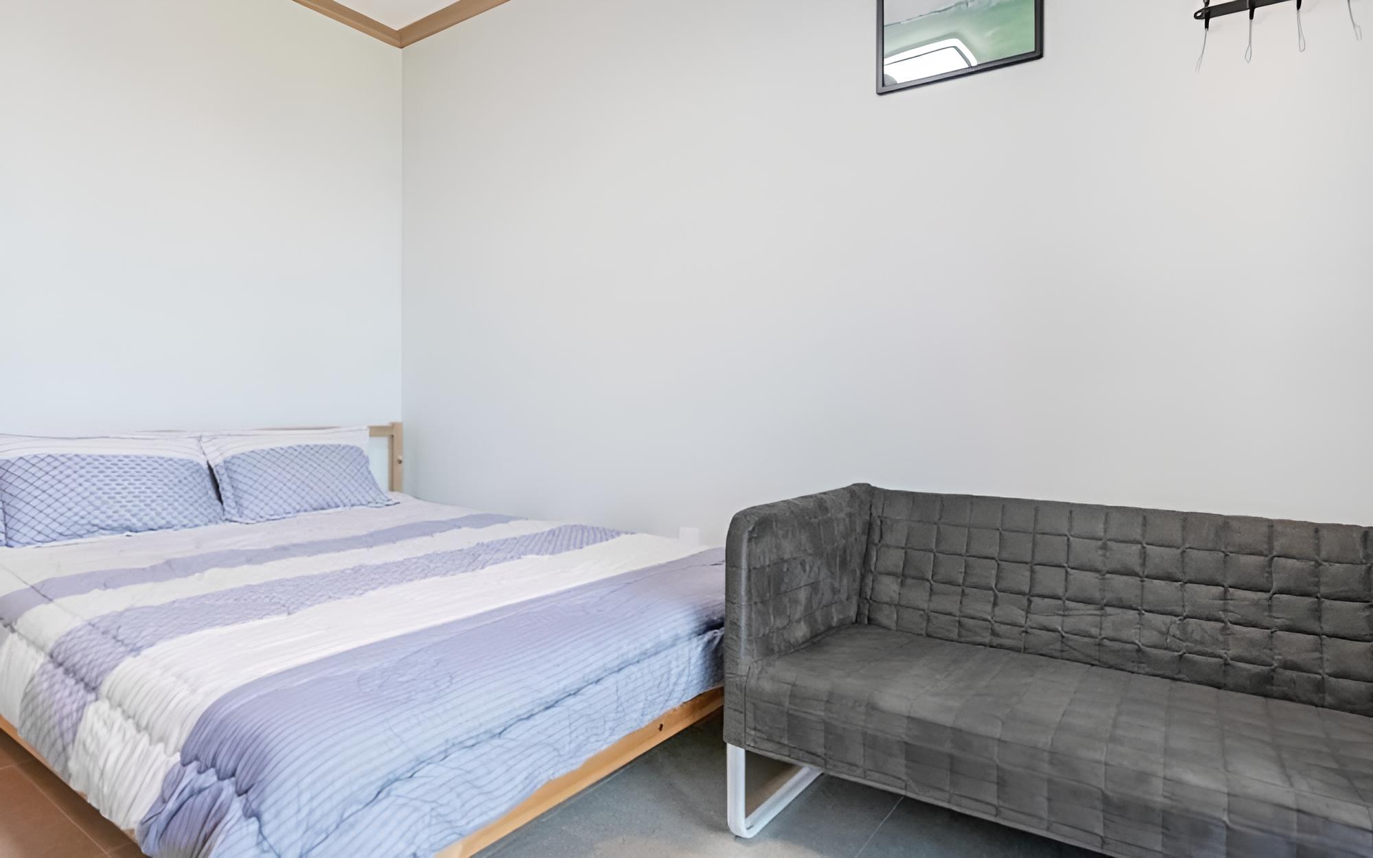 Room (Room 202 (Private BBQ))