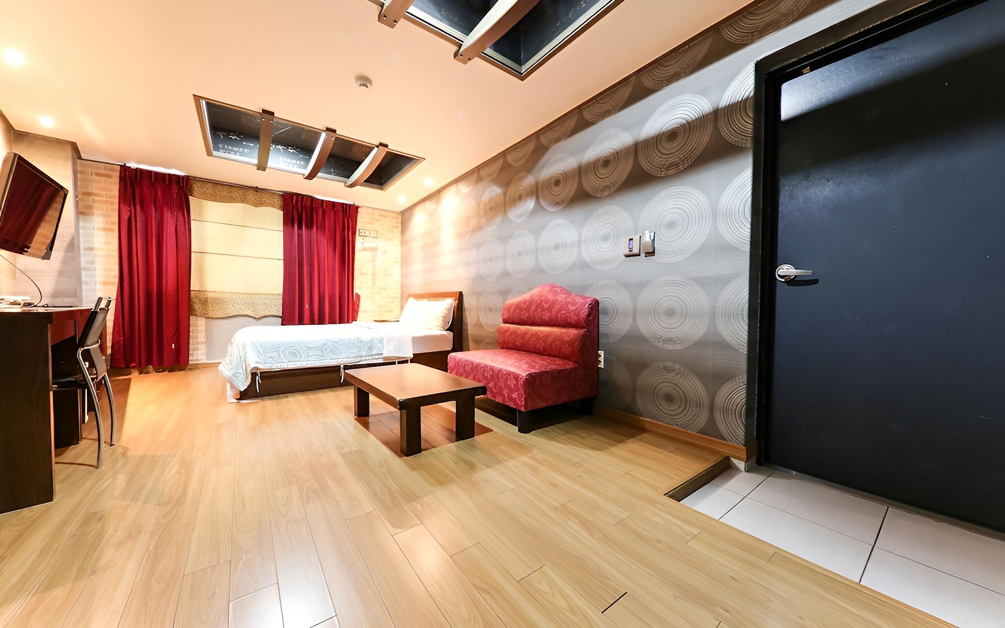 Room (Special Room)