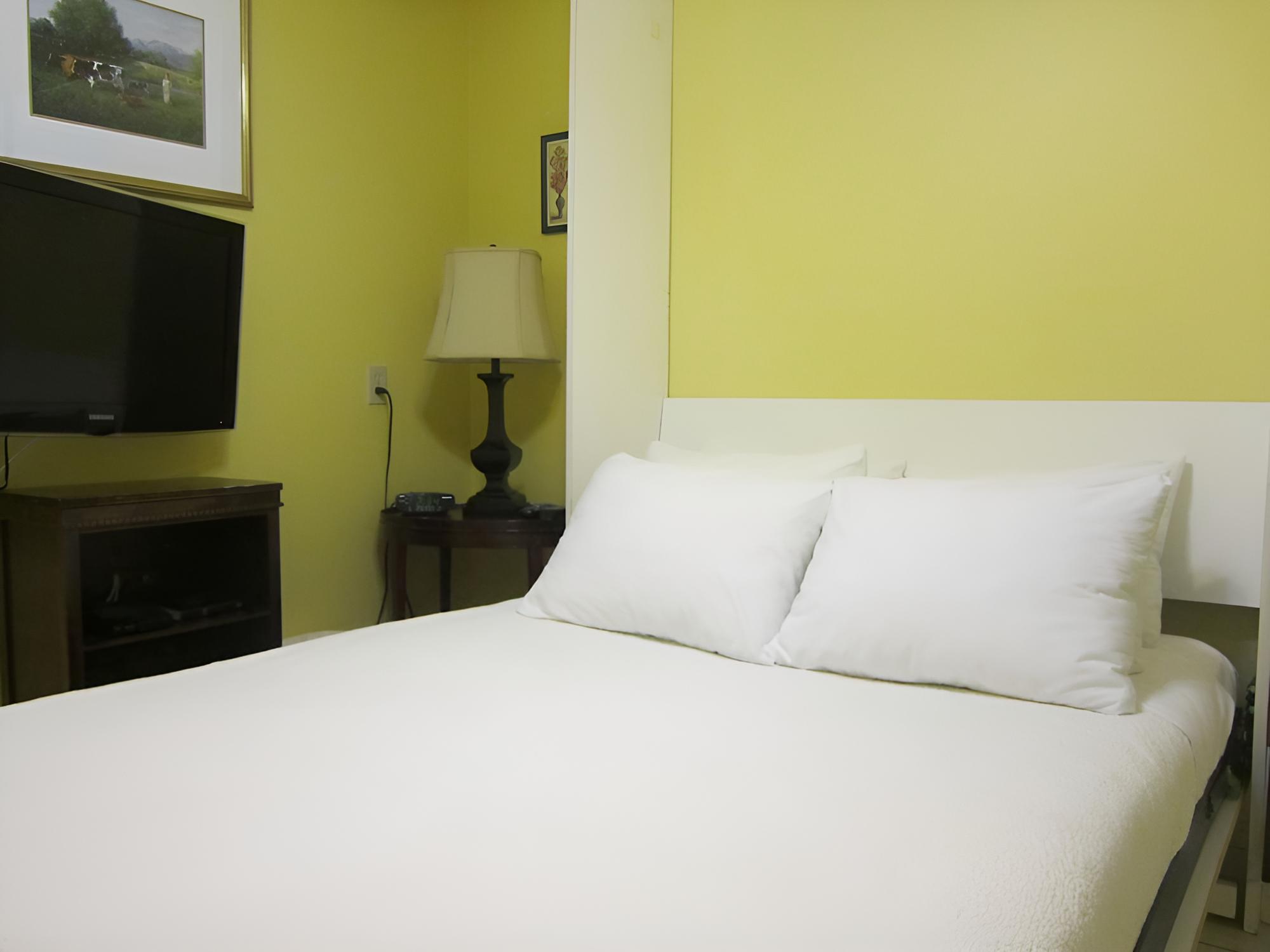 Basic Double Room, 1 Double Bed photo 2