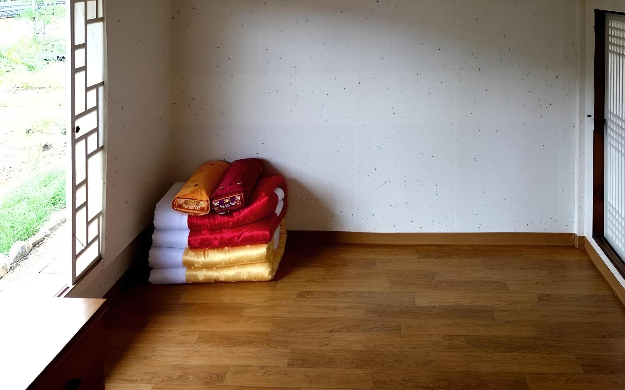 Room (Mandarin duck Room)