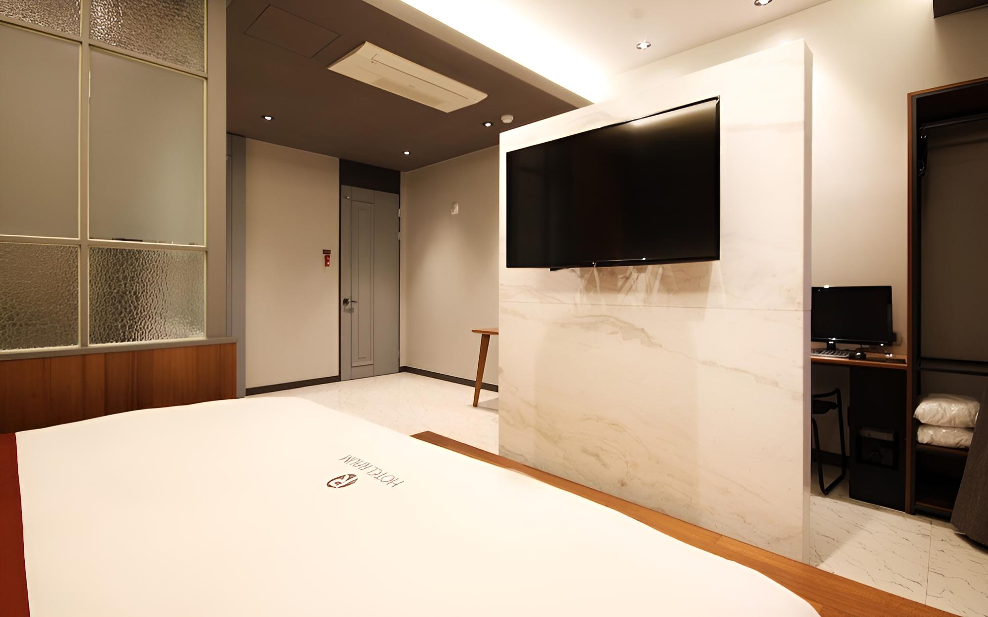 Room (Premium (styler equipped 65-inch smar) - Photo 24