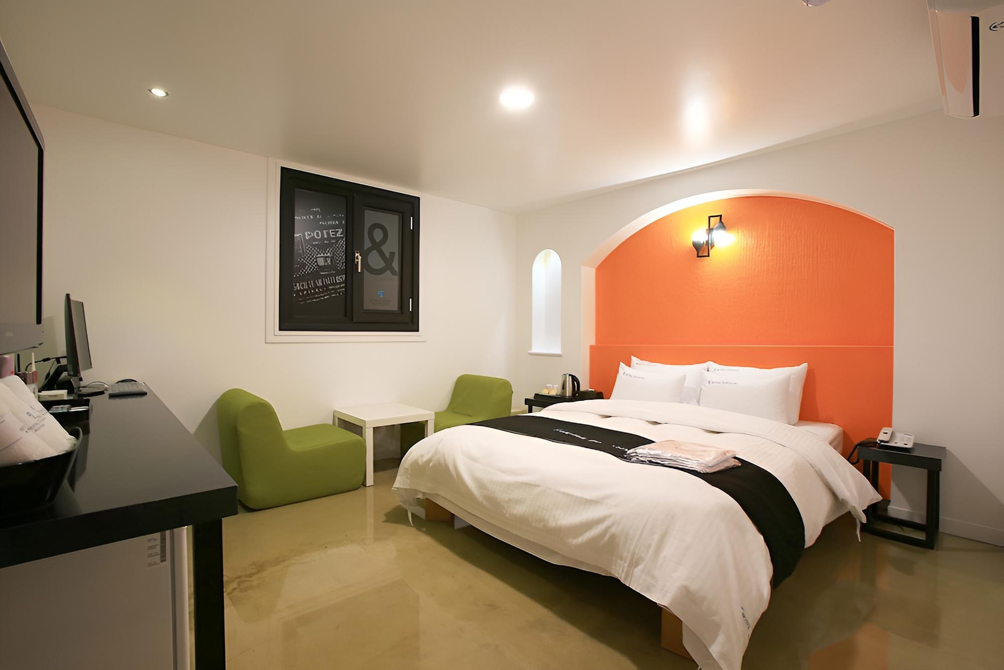 Deluxe Room - Photo 3