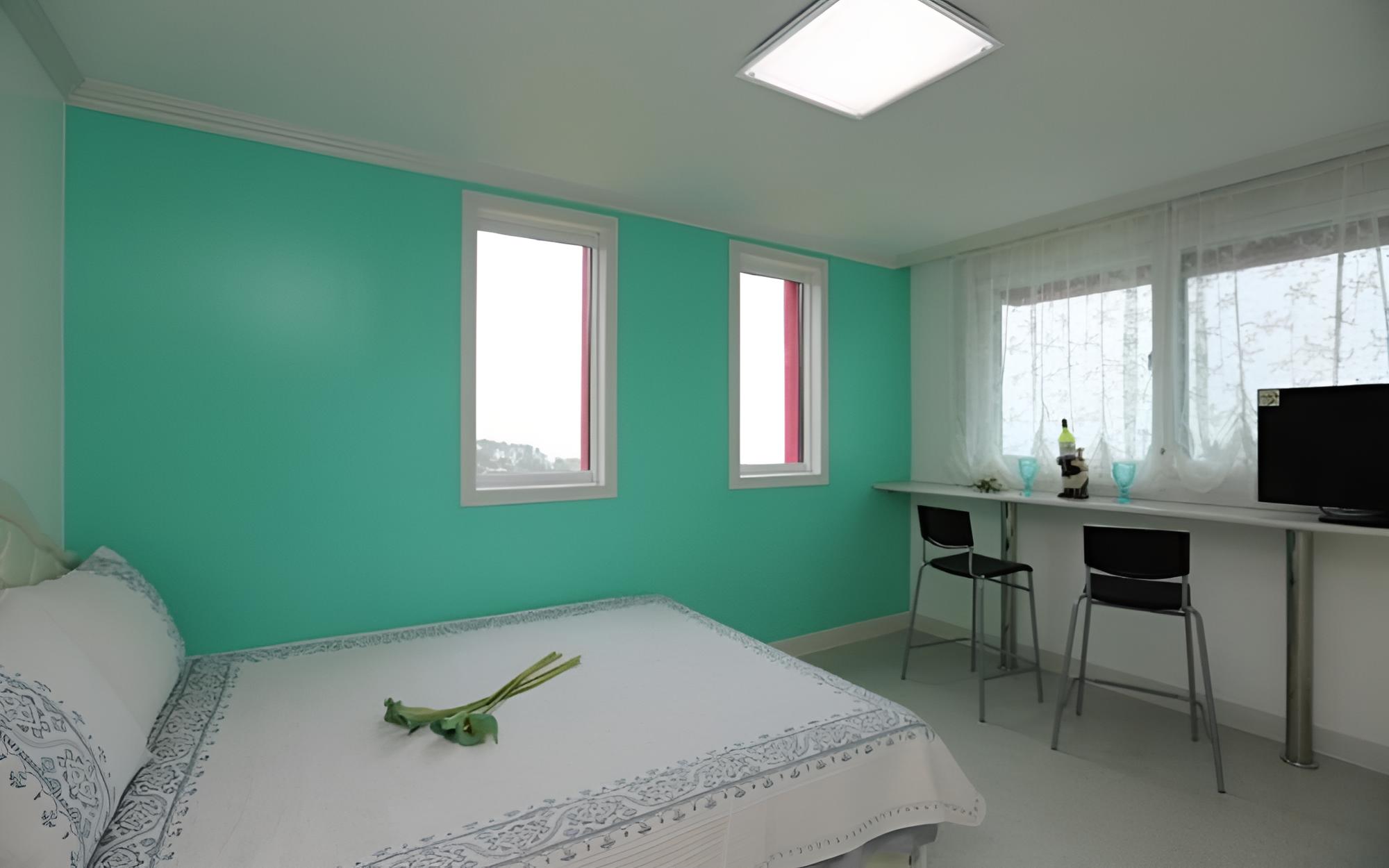 Room (R3-2 [Bed + Living Room (Two Rooms) /)