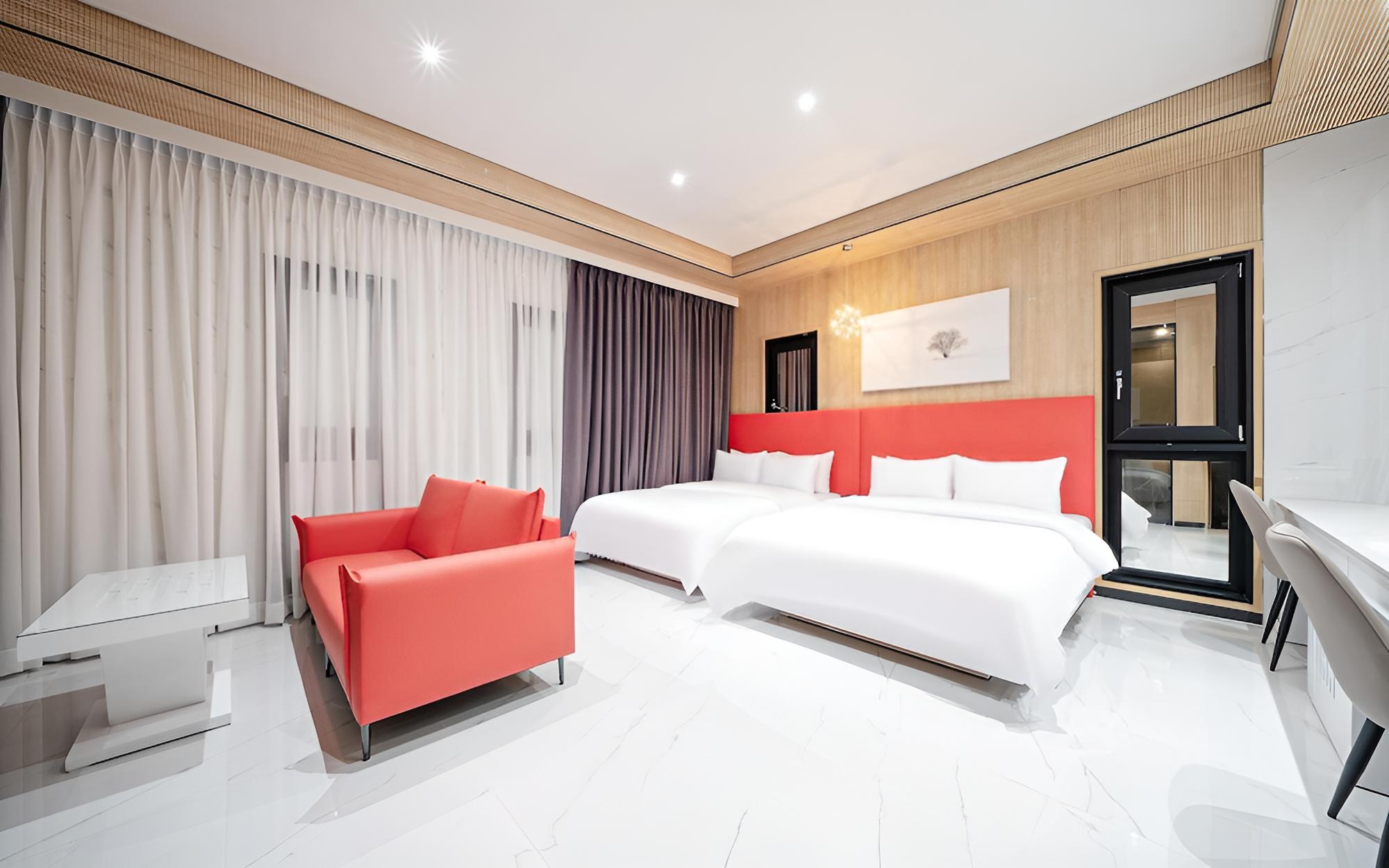 Room (Suite Room (For 2/Netflix))